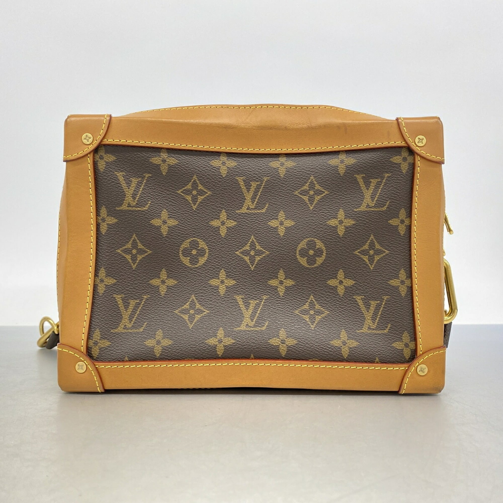 Louis Vuitton Brown Shoulder Bag (Pre-Owned)