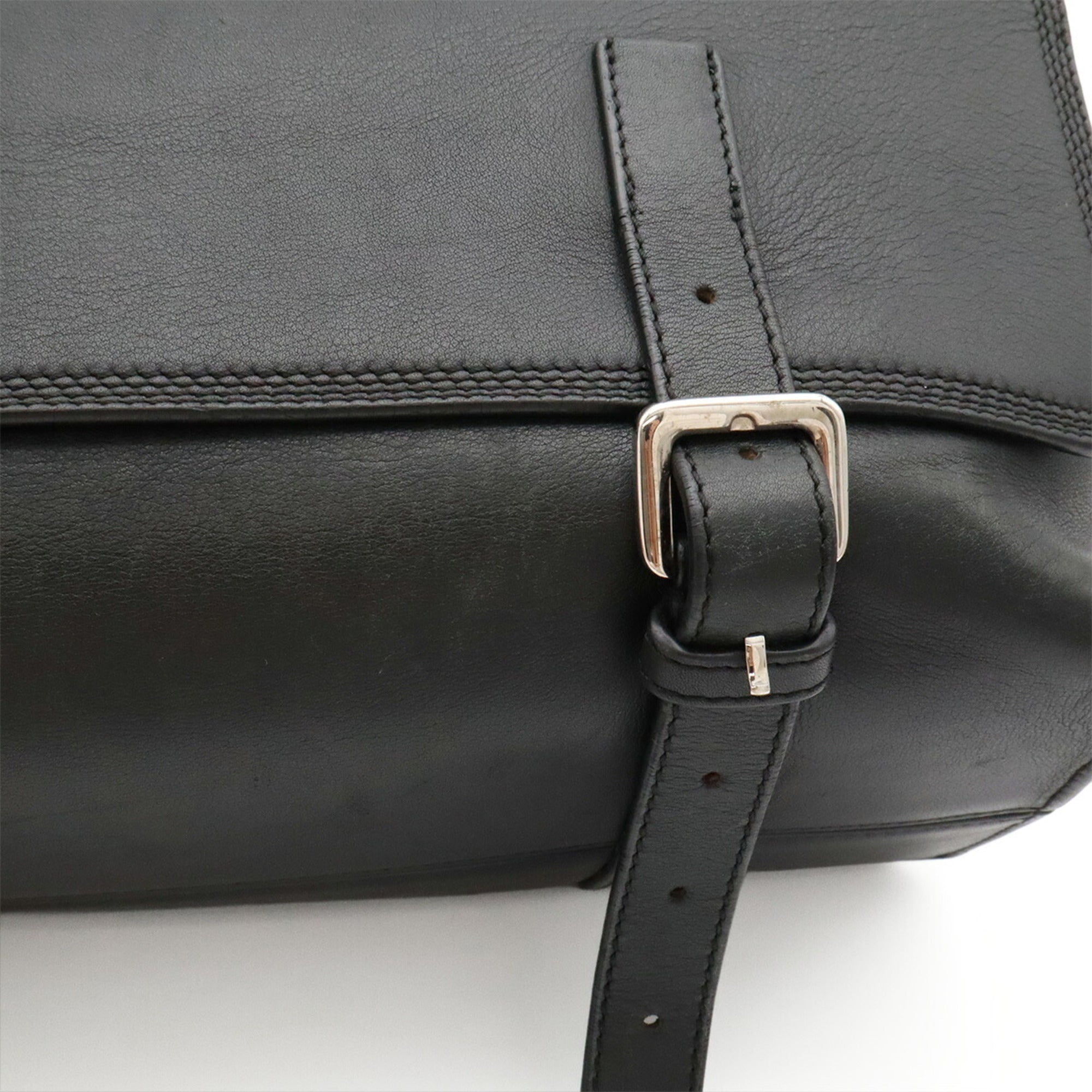 Loewe Black Canvas Shoulder Bag (Pre-Owned)
