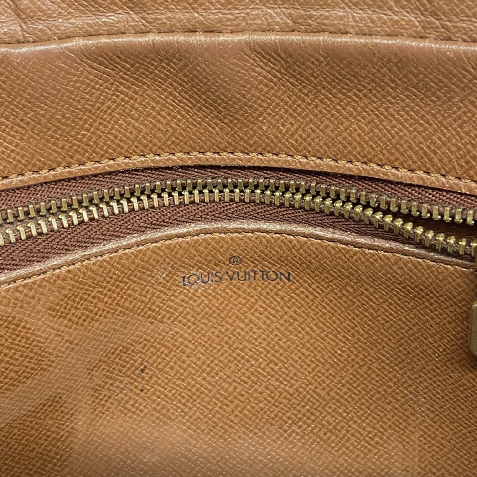 Louis Vuitton Brown Clutch Bag (Pre-Owned)