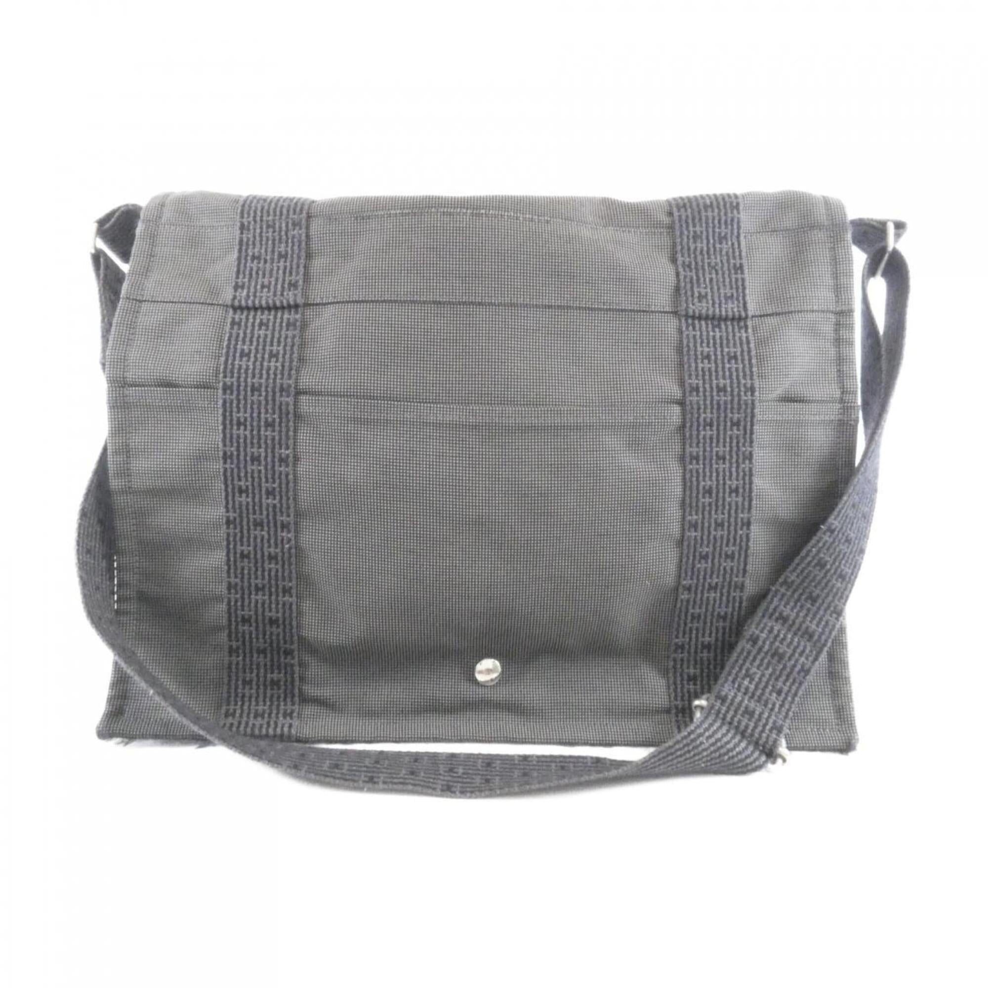 Hermes Black Canvas Shoulder Bag (Pre-Owned)