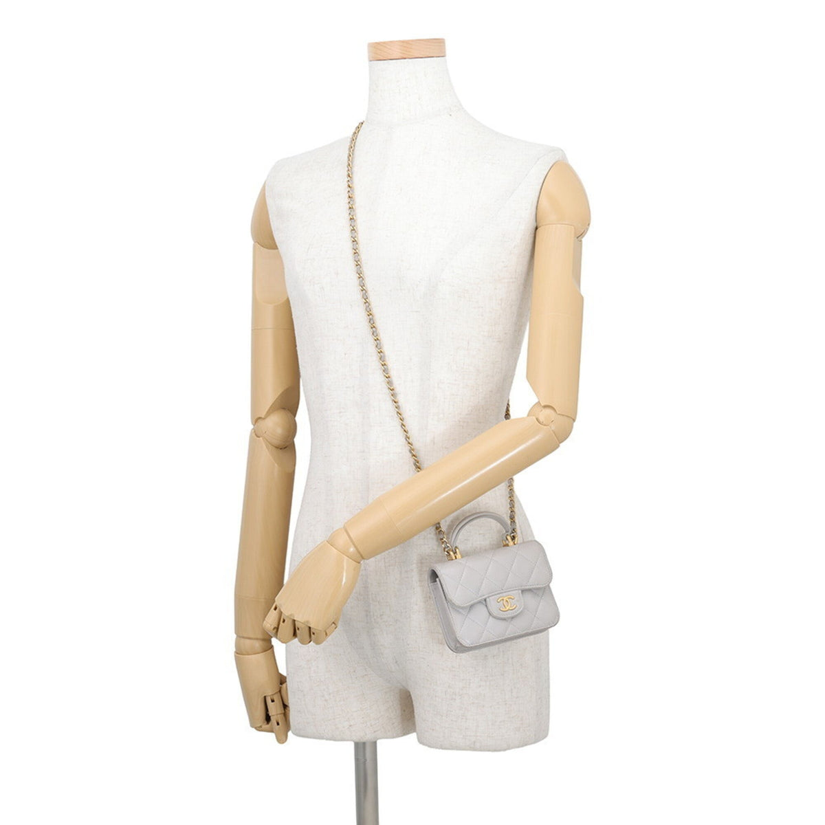 Chanel Matelasse Gray Leather Handbag Shoulder Bag (Pre-Owned)