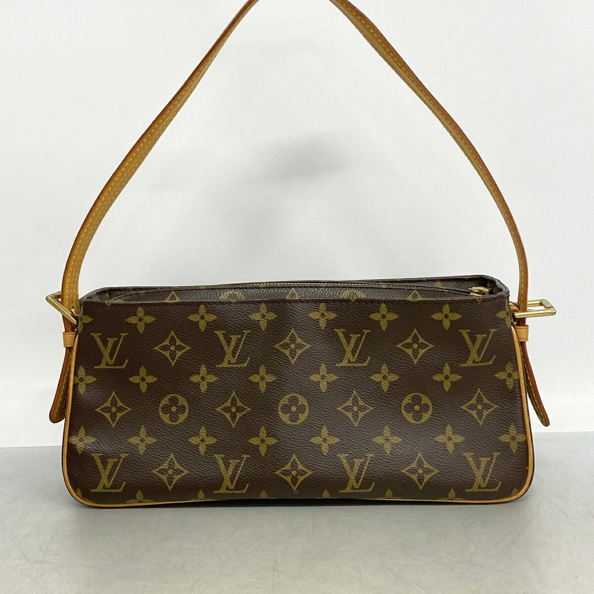 Louis Vuitton Brown Shoulder Bag (Pre-Owned)