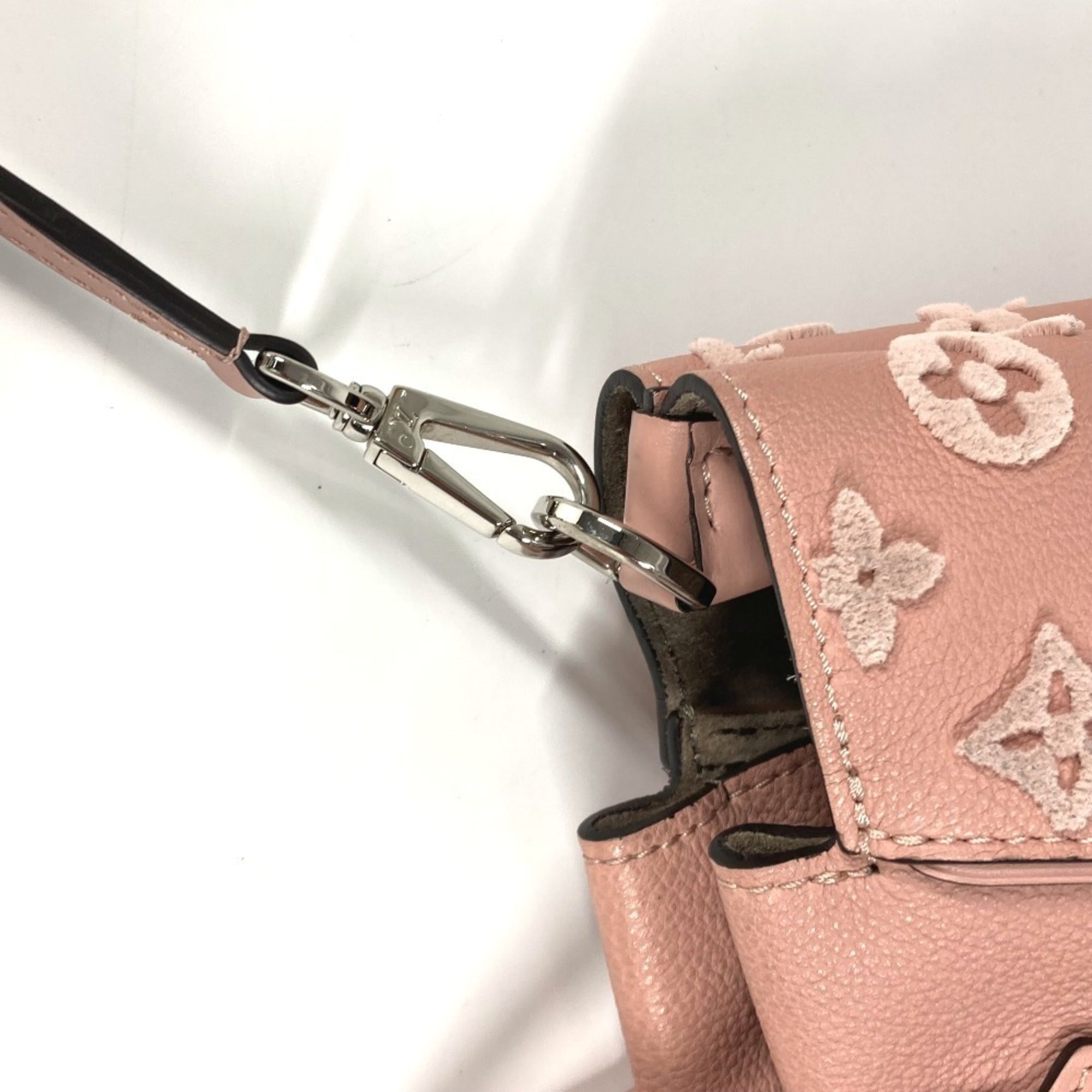 Louis Vuitton Magnolia Pink Leather Handbag Shoulder Bag Tote Bag (Pre-Owned)