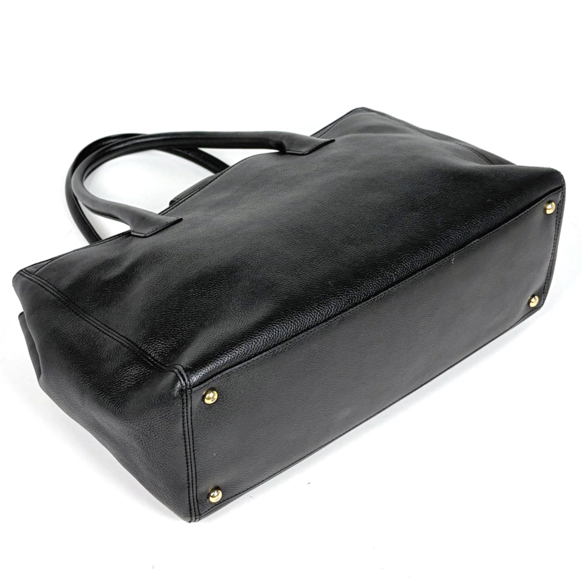 Chanel Black Leather Tote Bag (Pre-Owned)