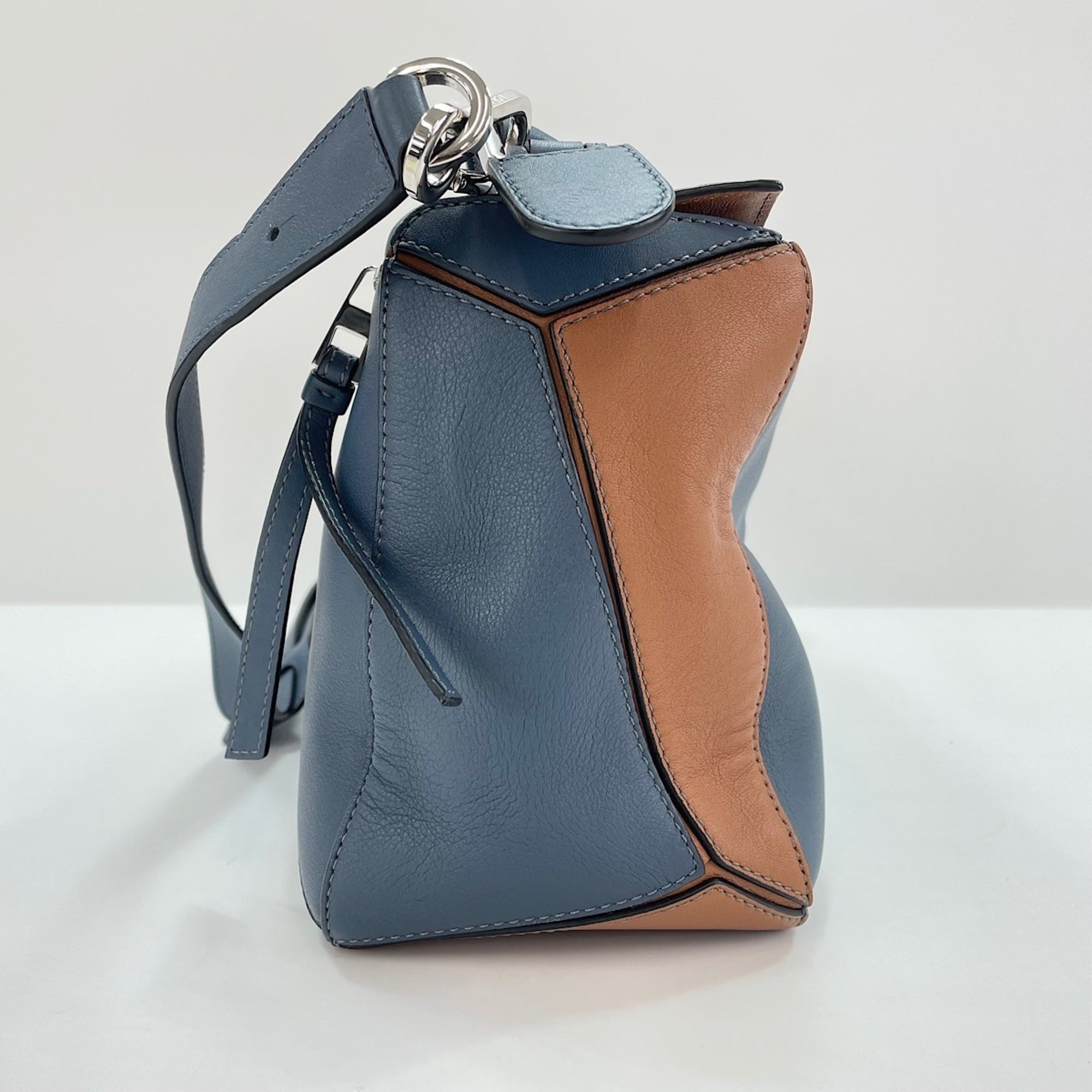 Loewe Puzzle Blue Leather Handbag (Pre-Owned)