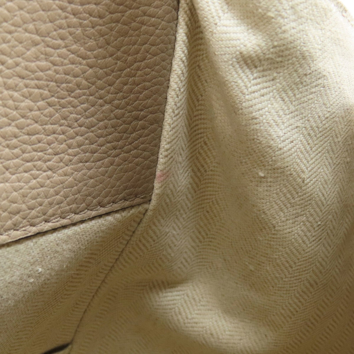 Loewe Grayish Leather Handbag (Pre-Owned)