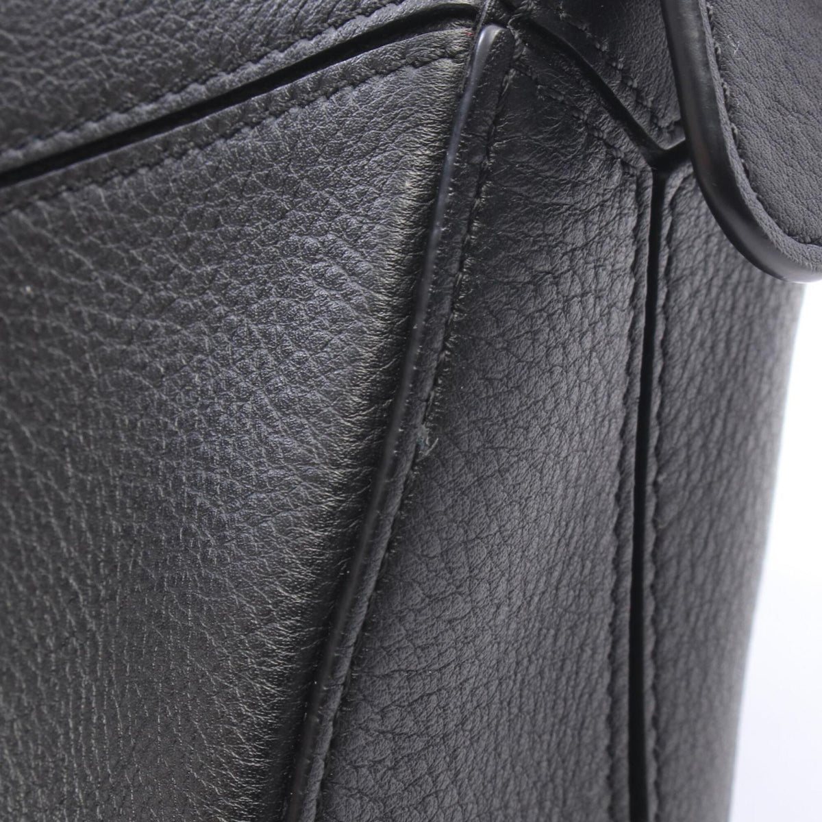 Loewe Black Leather Handbag (Pre-Owned)
