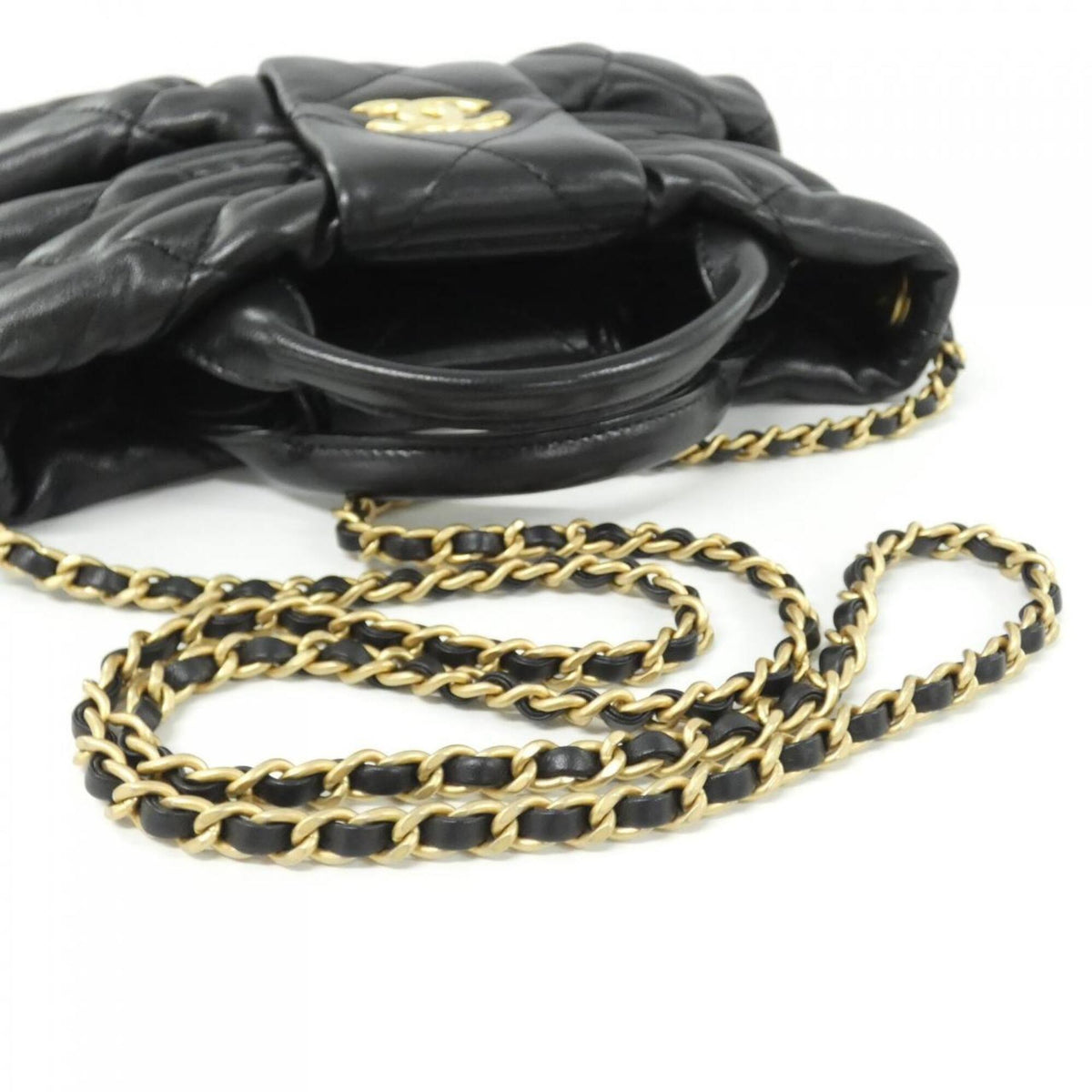 Chanel Black Leather Handbag (Pre-Owned)