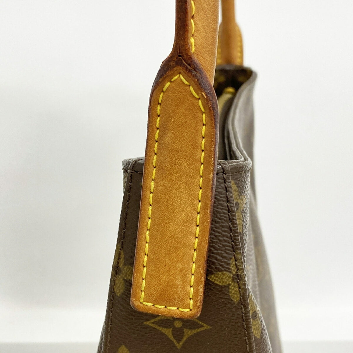 Louis Vuitton Brown Shoulder Bag (Pre-Owned)