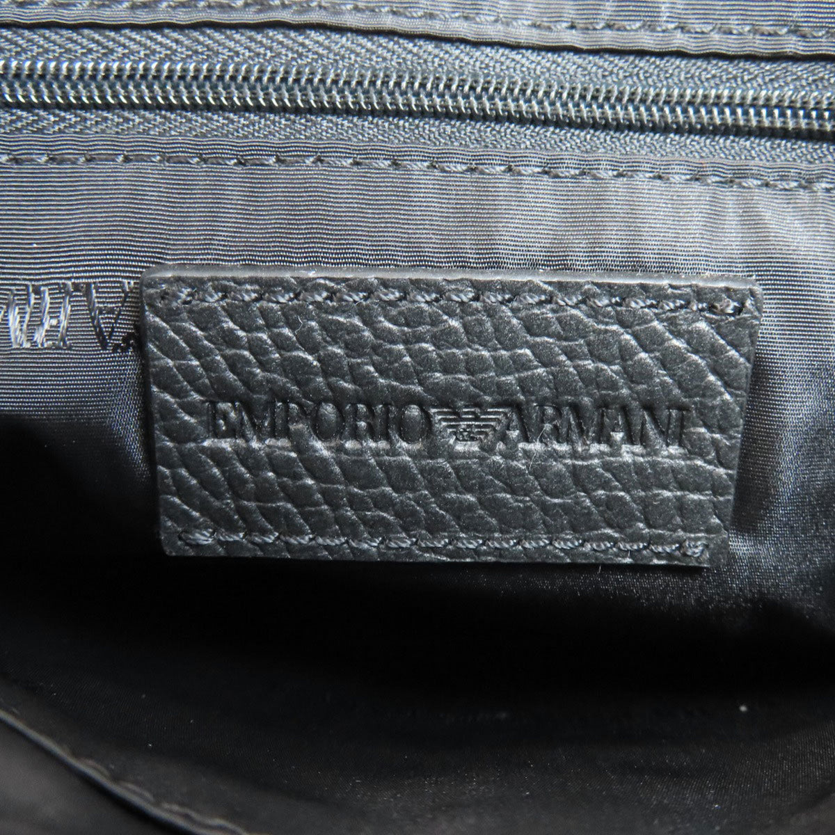 Emporio Armani Black Leather Shoulder Bag (Pre-Owned)