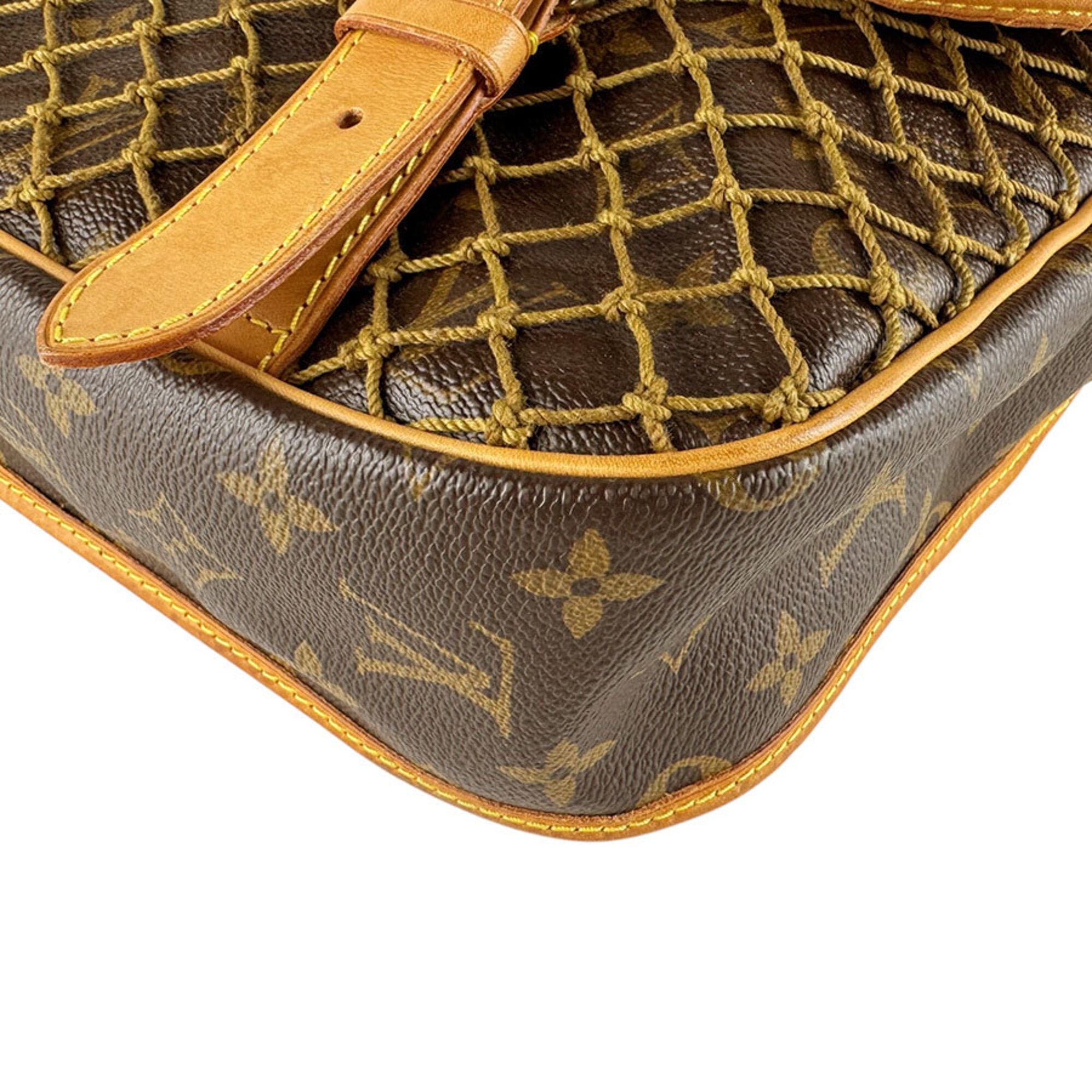 Louis Vuitton Brown Monogram Monogram Shoulder Bag (Pre-Owned)