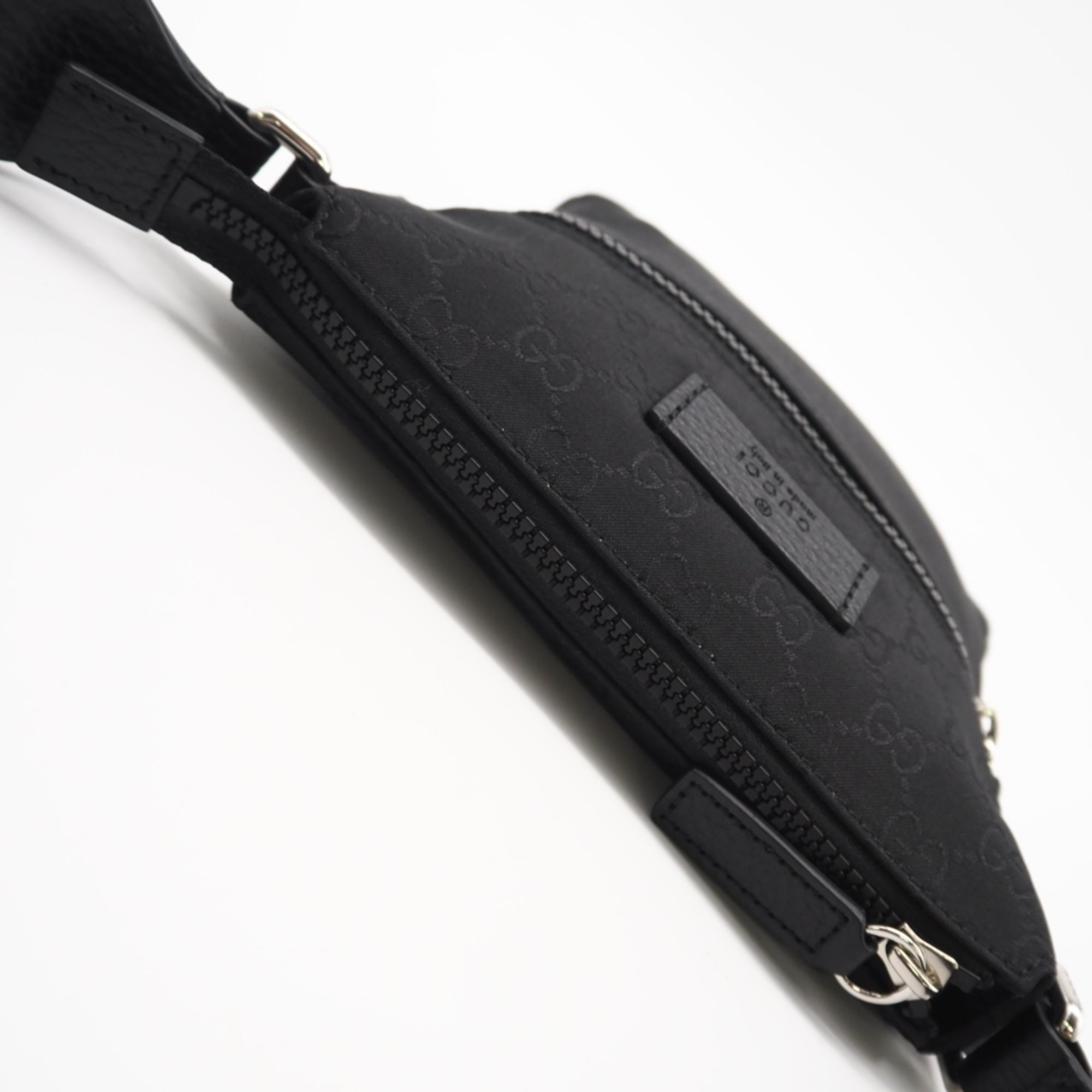 Gucci Black Gray Nylon Leather Shoulder Bag (Pre-Owned)