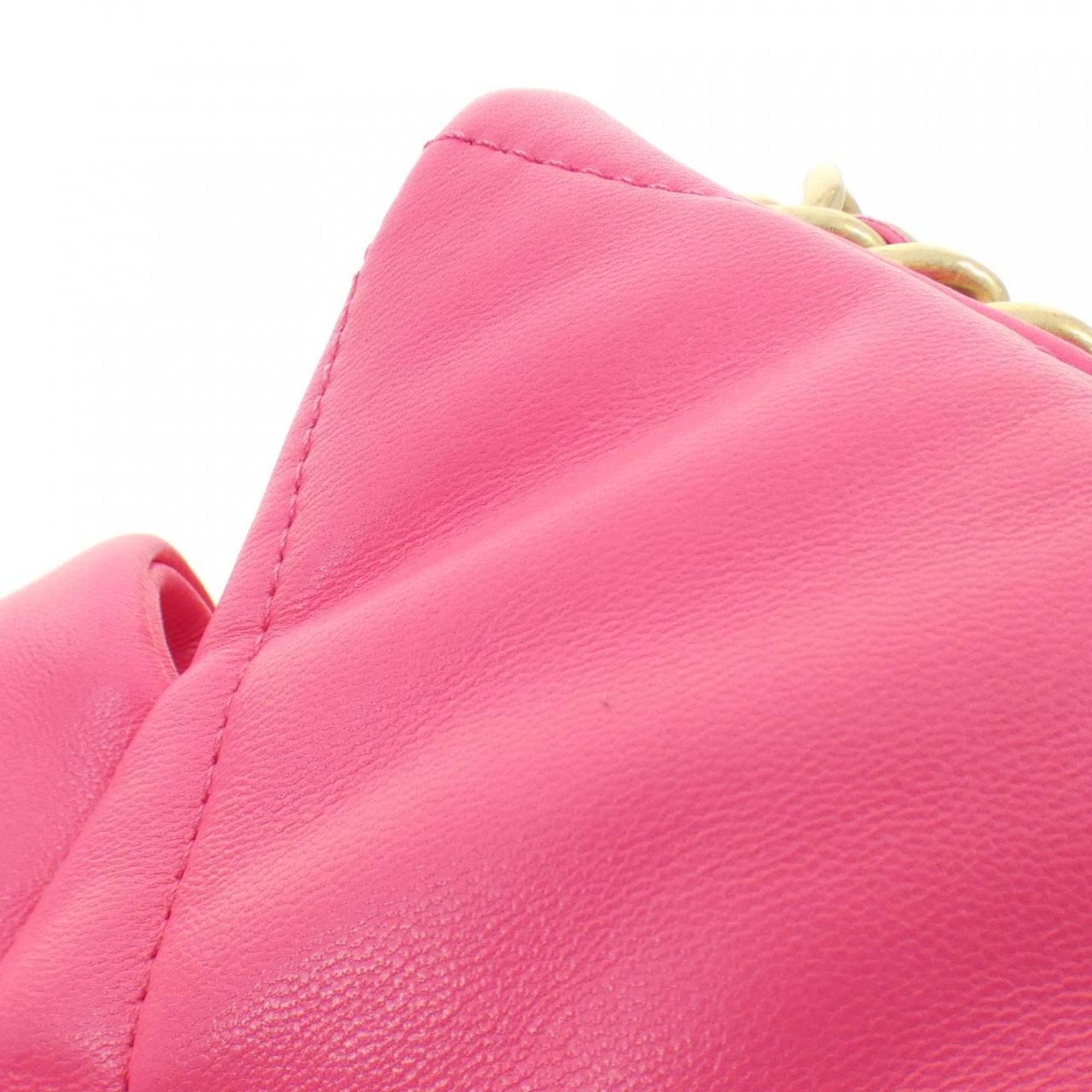 Chanel Pink Leather Shoulder Bag (Pre-Owned)