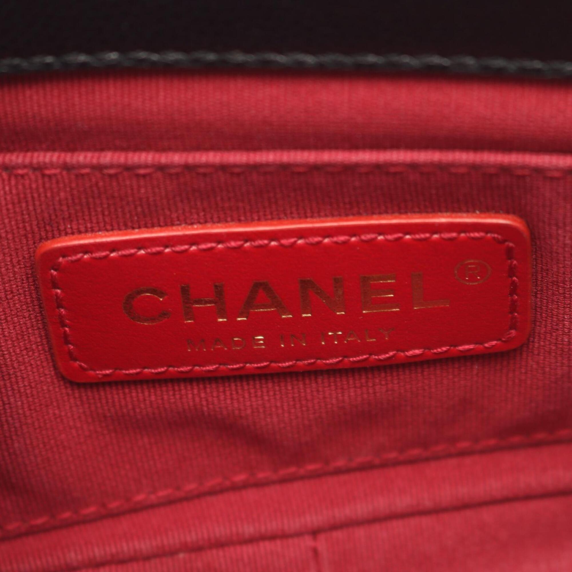 Chanel Black Grained Calfskin Handbag Shoulder Bag (Pre-Owned)