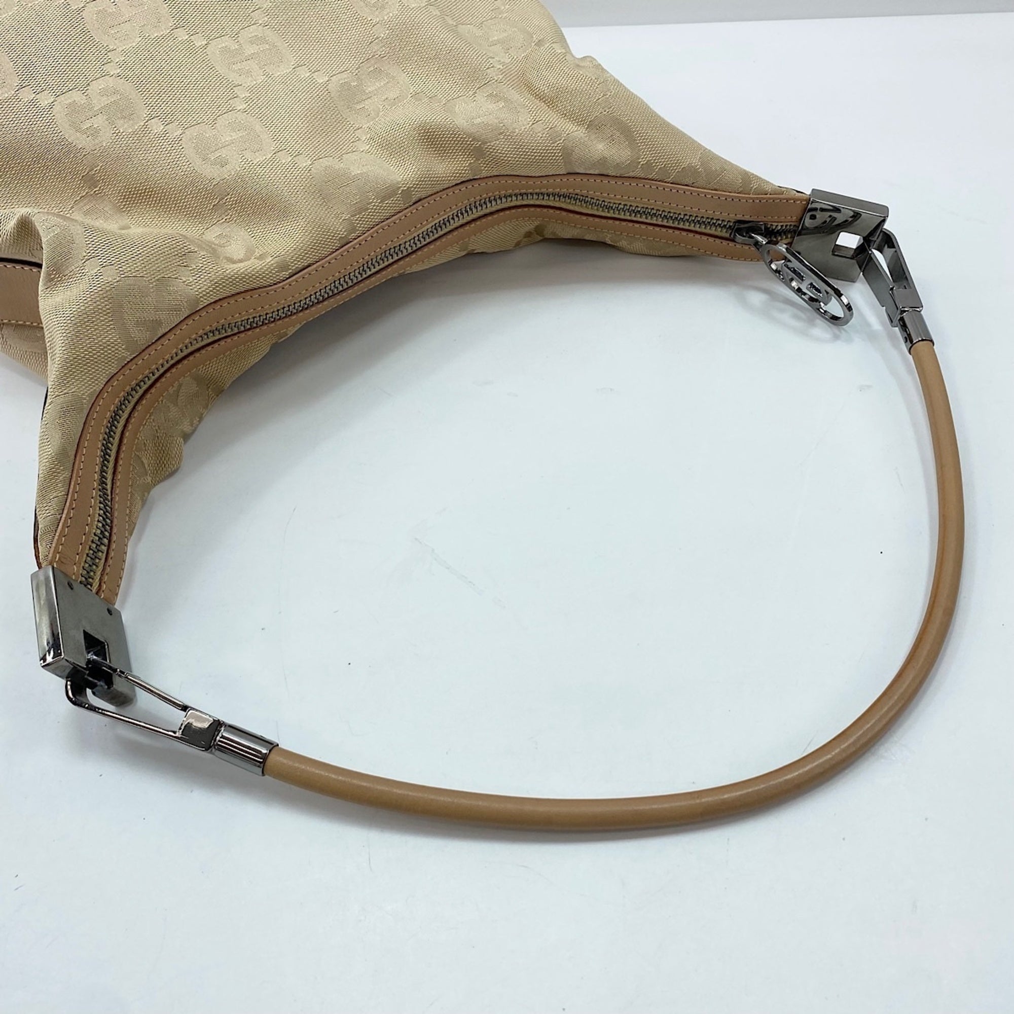 Gucci Beige Shoulder Bag (Pre-Owned)