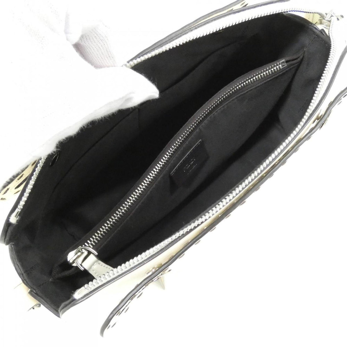 Fendi Beige Silver Leather Handbag (Pre-Owned)