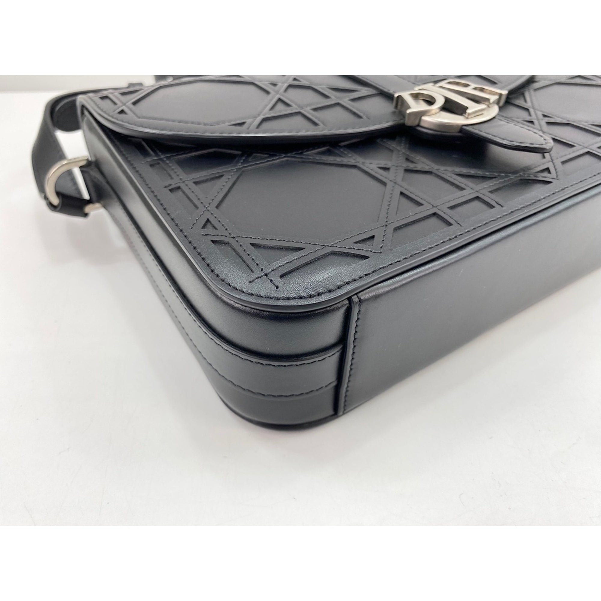 Christian Dior Black Shoulder Bag (Pre-Owned)