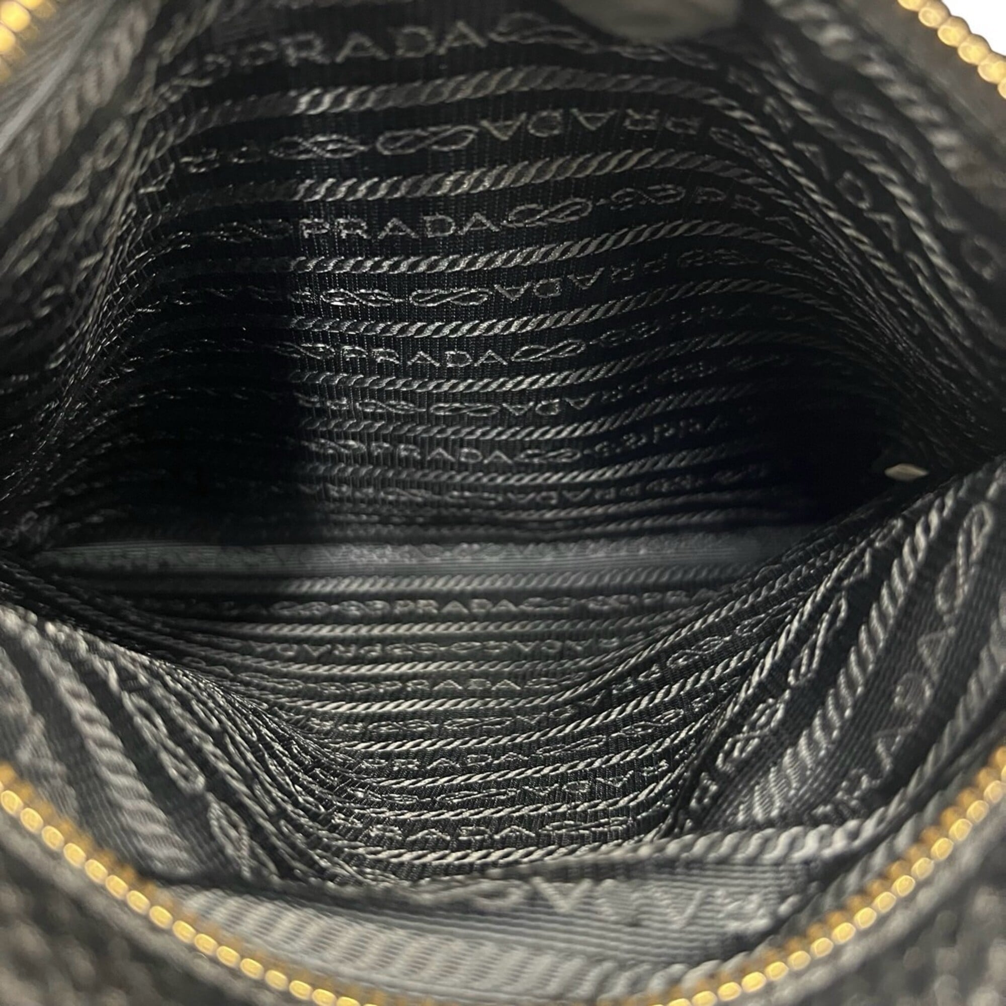 Prada Black Leather Shoulder Bag Tote Bag (Pre-Owned)