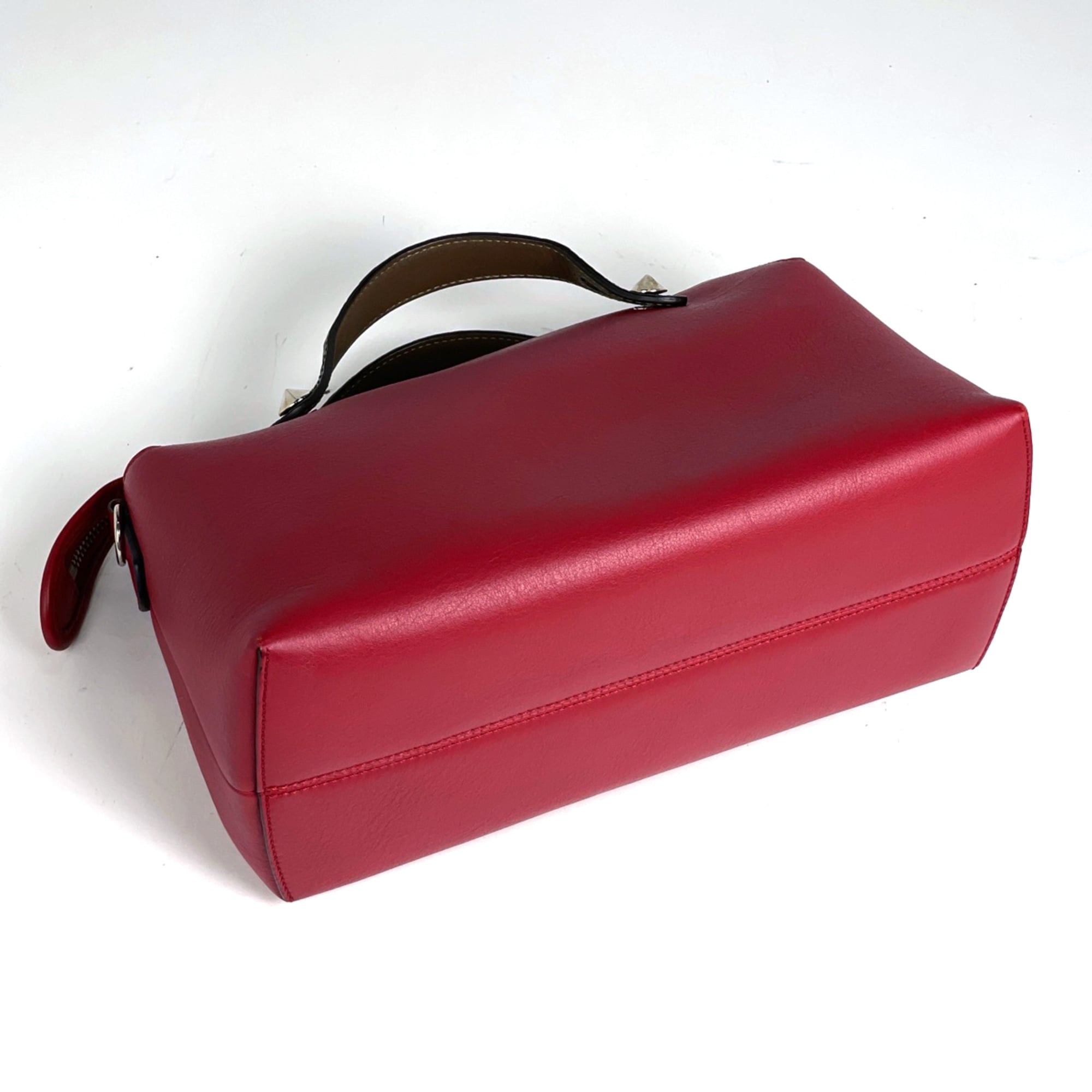 Fendi Red Color Leather Shoulder Bag (Pre-Owned)