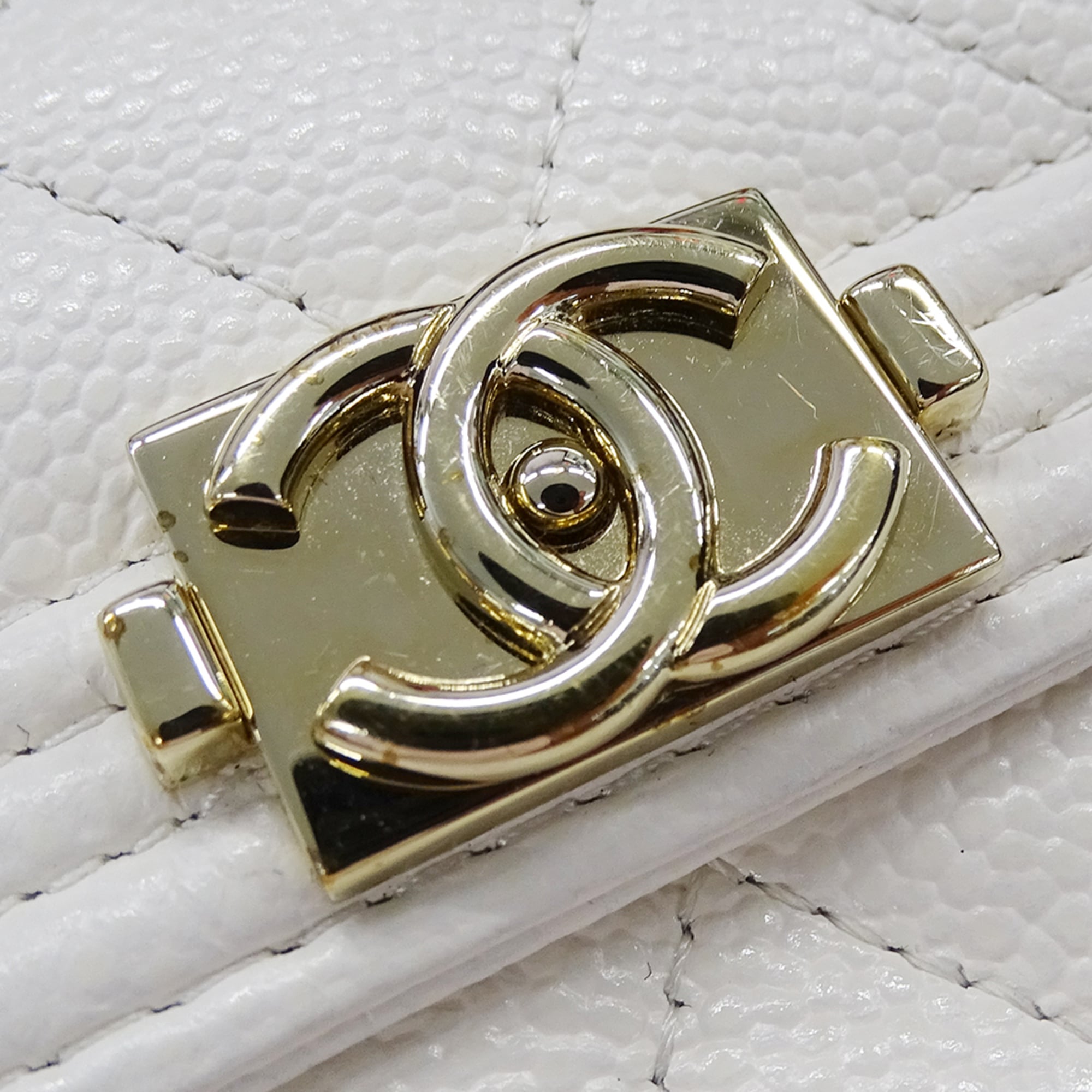 Chanel White Grained Calfskin Wallet (Tri-Fold) (Pre-Owned)