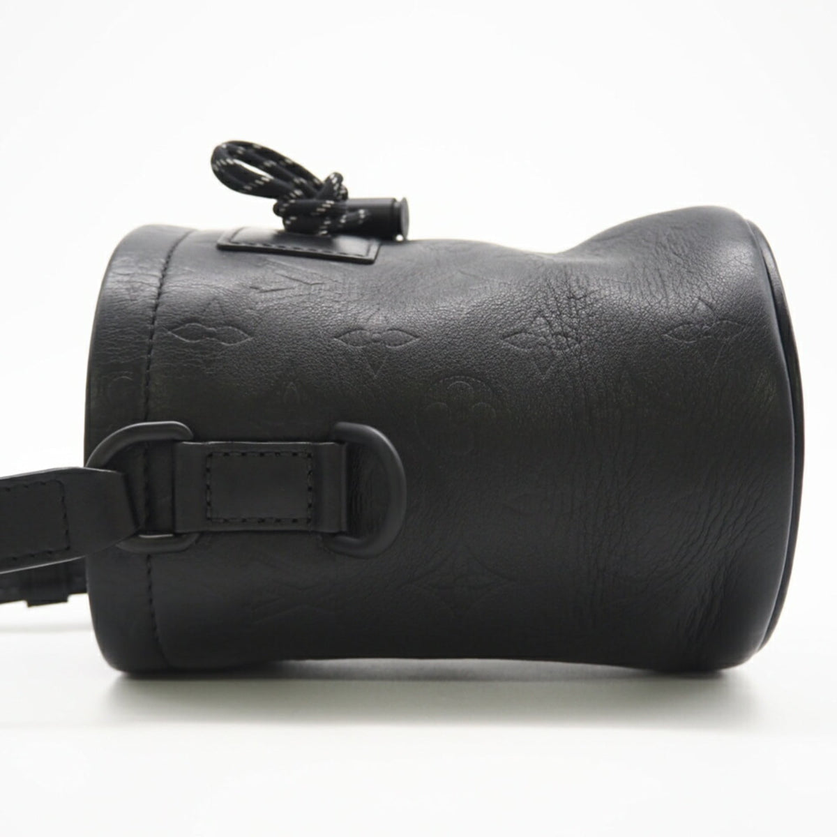 Louis Vuitton Black Leather Shoulder Bag (Pre-Owned)