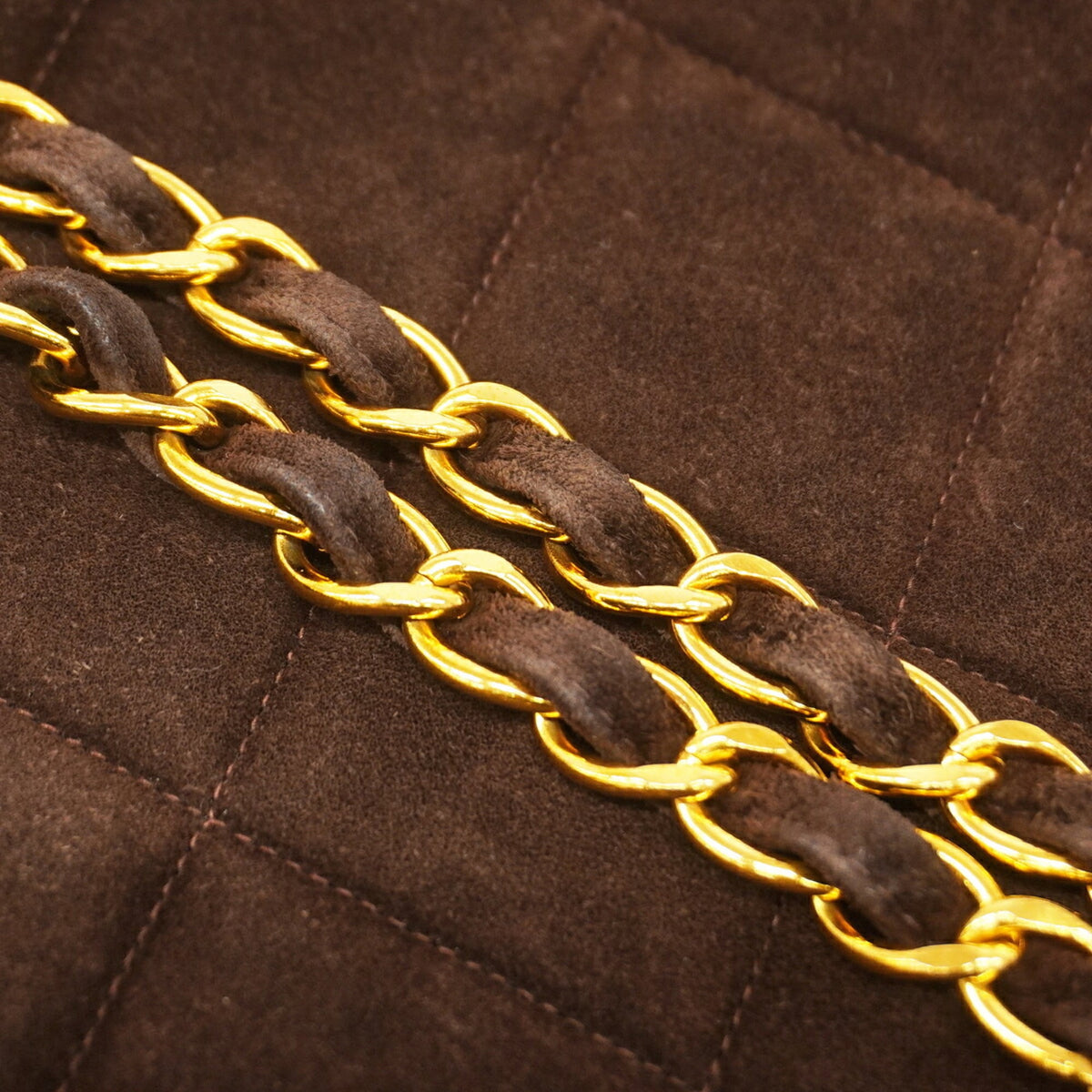 Chanel Brown Suede Shoulder Bag (Pre-Owned)