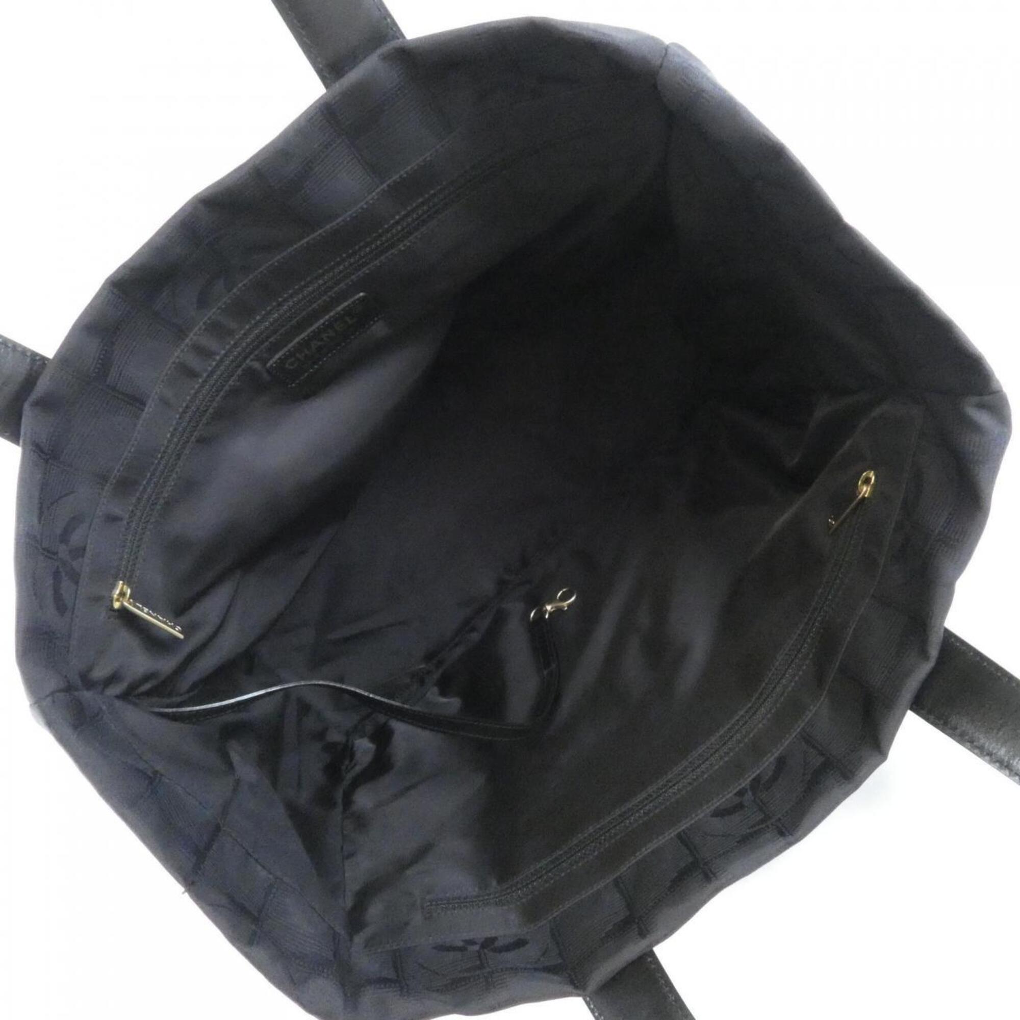 Chanel Black Nylon Handbag (Pre-Owned)