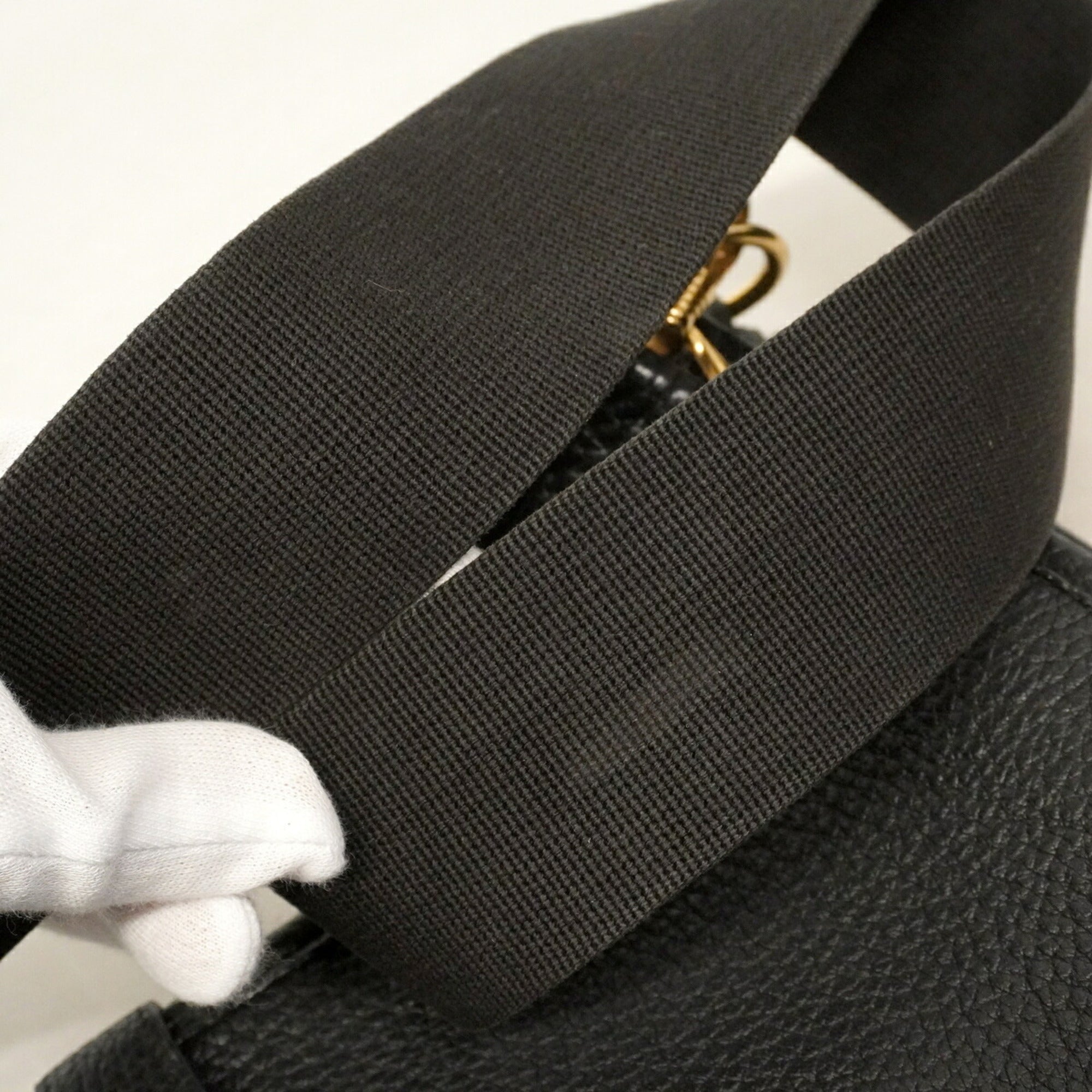 Hermes Black Ardennes Leather Shoulder Bag (Pre-Owned)