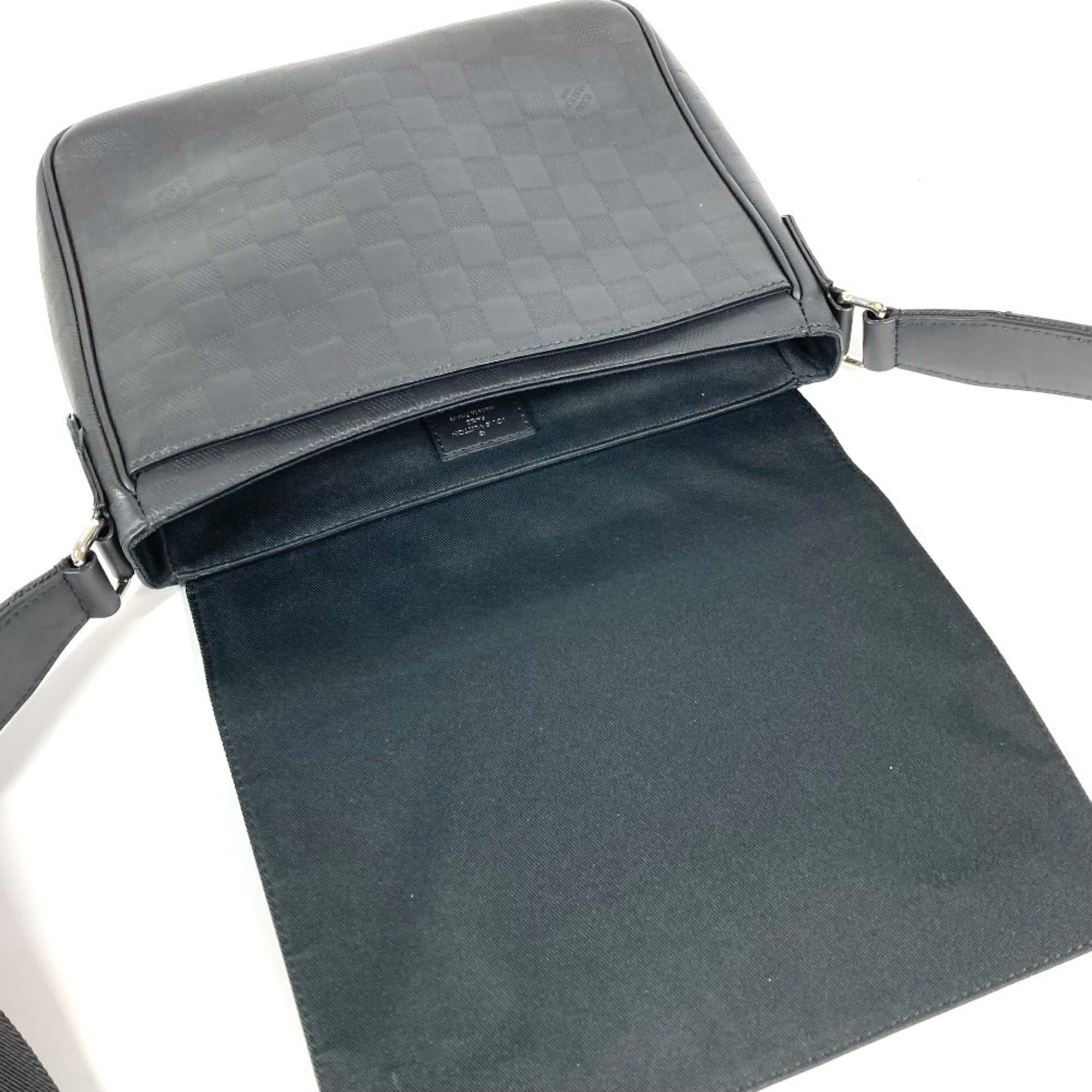 Louis Vuitton Black Noir Damier Infini Messenger Bag Shoulder Bag (Pre-Owned)