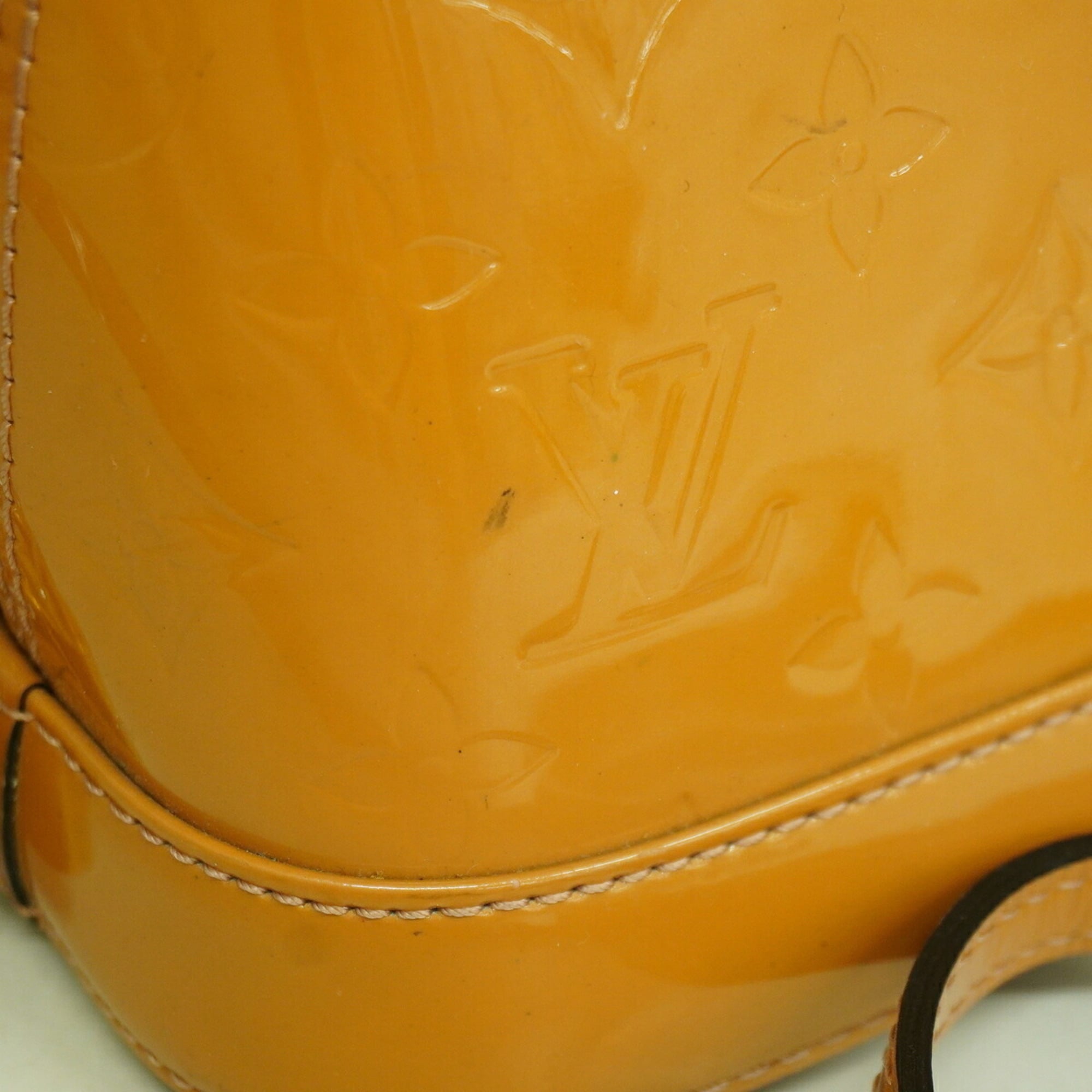 Louis Vuitton Rose Velours Handbag (Pre-Owned)
