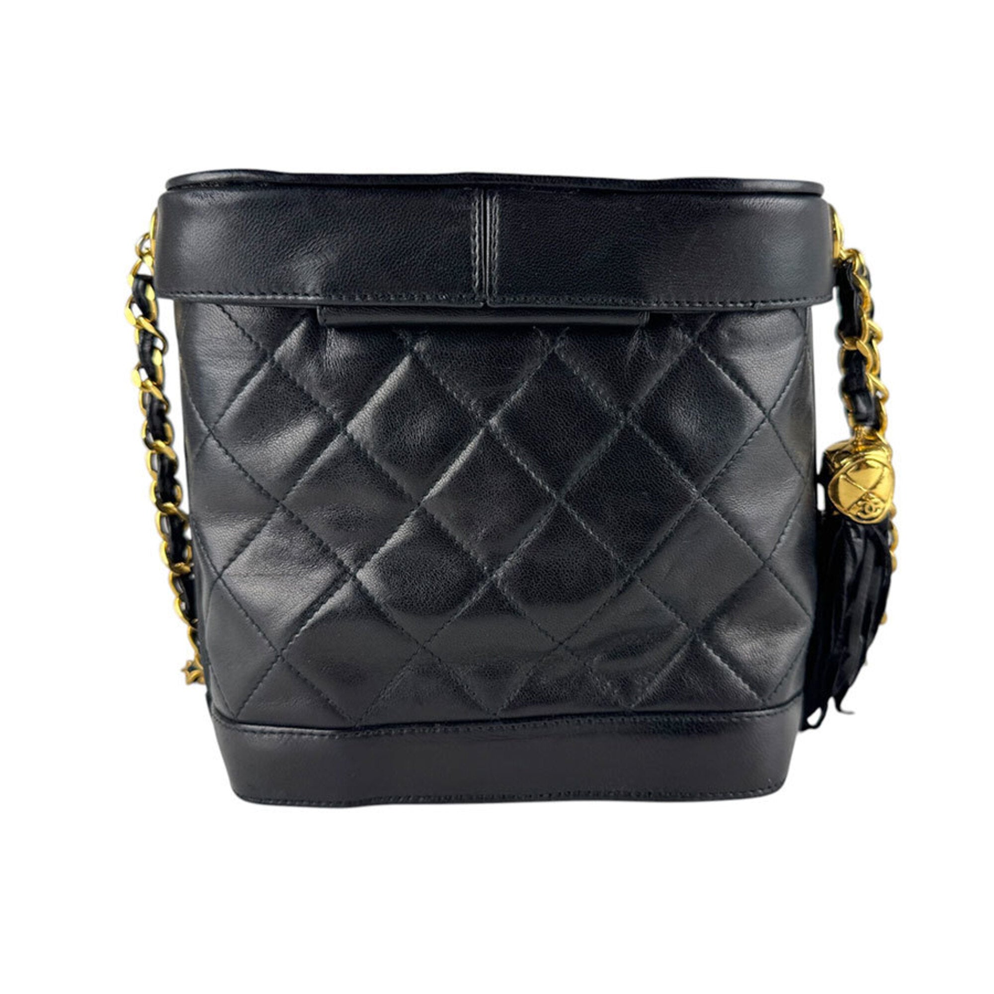 Chanel Black Leather Shoulder Bag (Pre-Owned)
