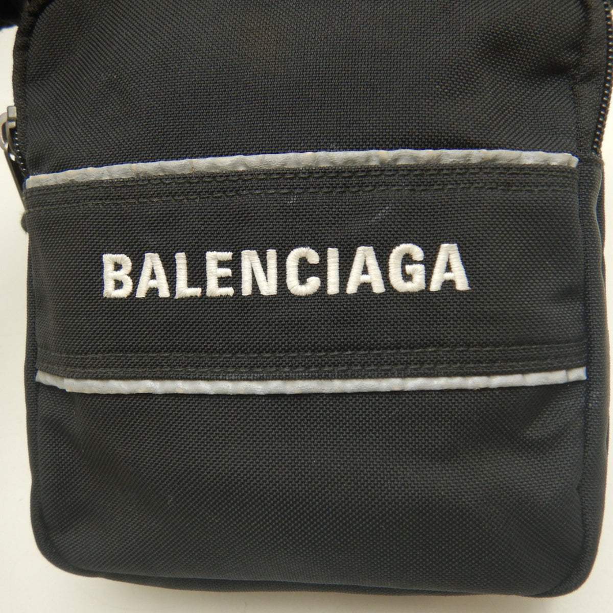 Balenciaga Black Nylon Messenger Bag Shoulder Bag (Pre-Owned)