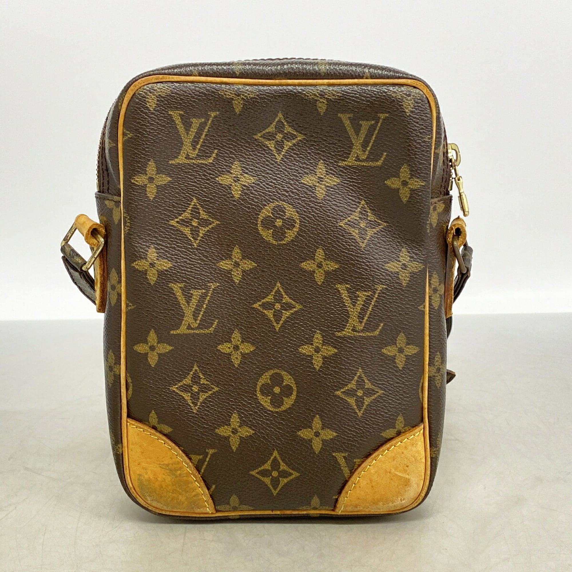 Louis Vuitton Brown Shoulder Bag (Pre-Owned)