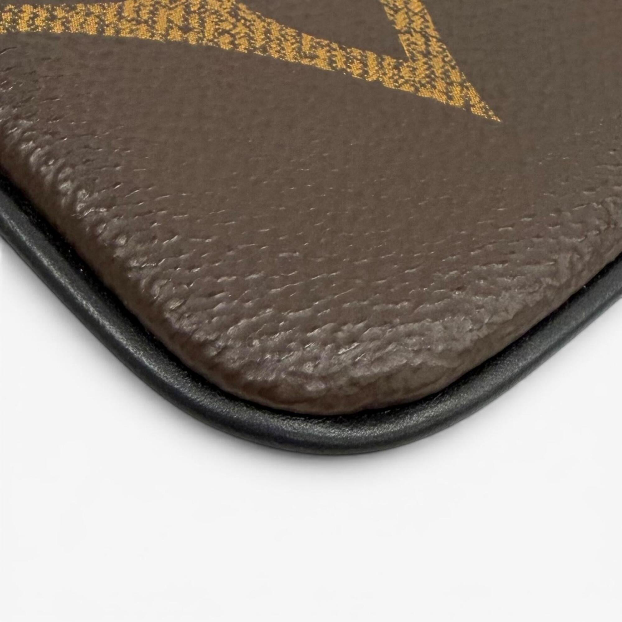 Louis Vuitton Brown Leather Pochette (Pre-Owned)