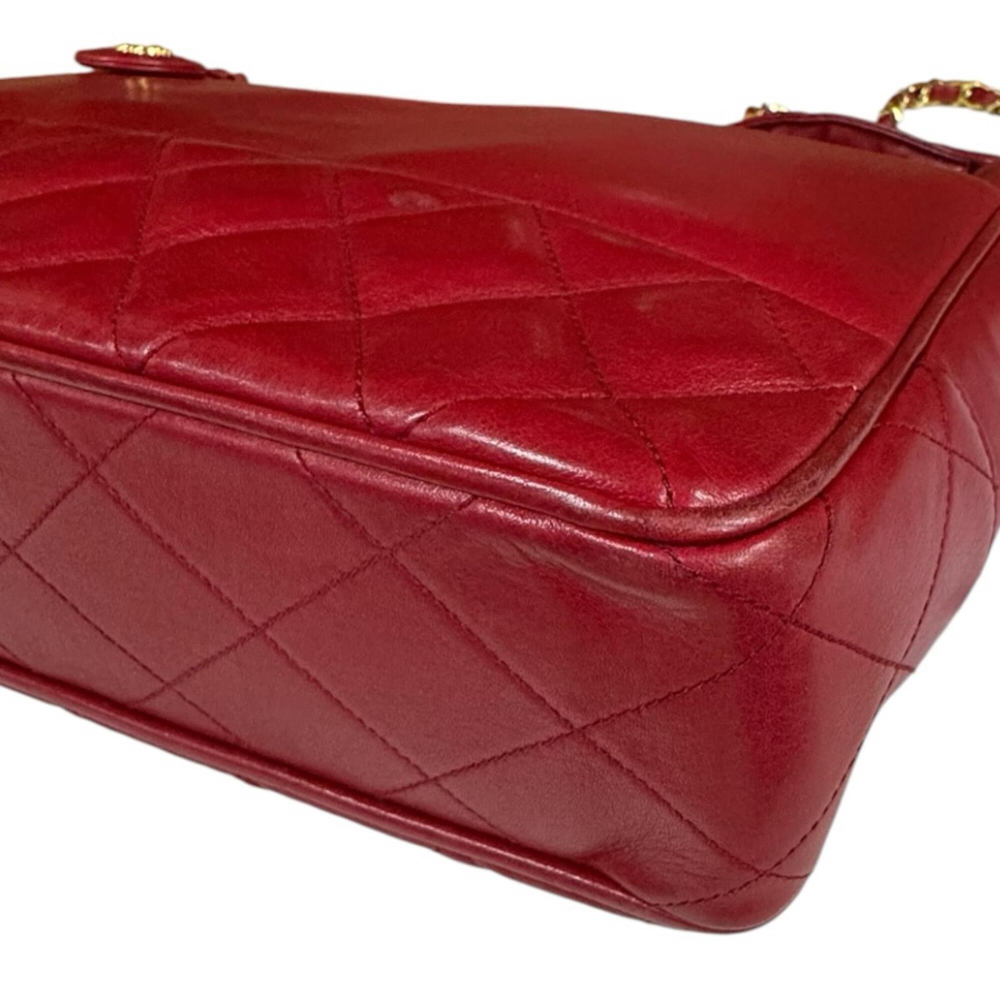 Chanel Red Color Leather Shoulder Bag (Pre-Owned)