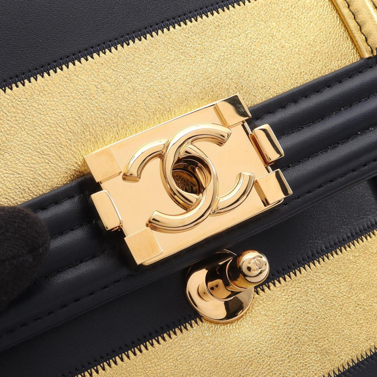 Chanel Gold Navy Leather Handbag Shoulder Bag (Pre-Owned)