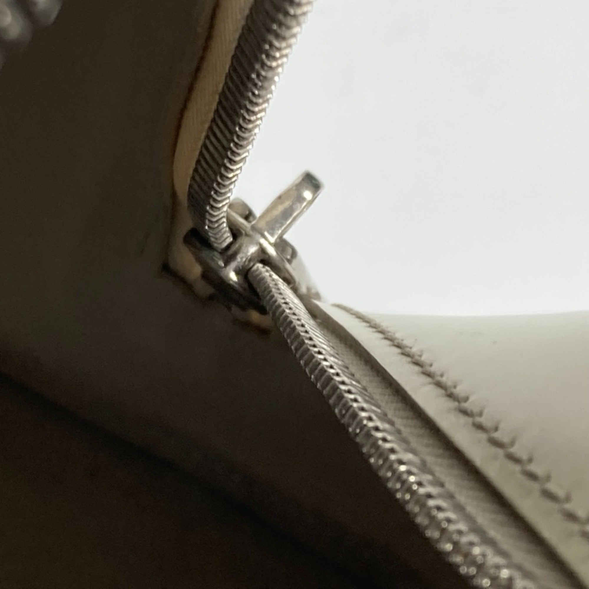 Louis Vuitton Lv Off White White Epi Leather Boston Bag Handbag (Pre-Owned)
