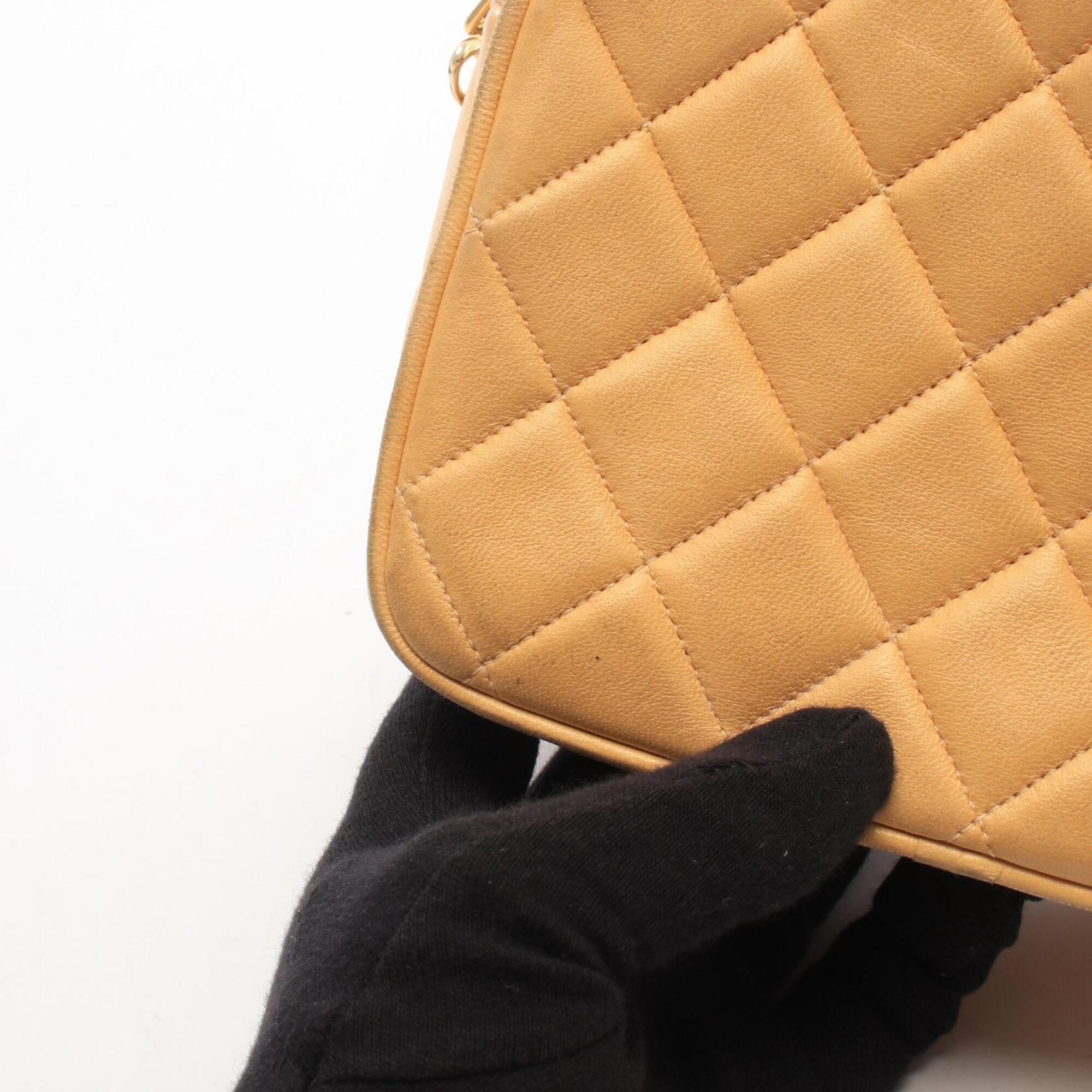 Chanel Beige Leather Handbag Shoulder Bag (Pre-Owned)