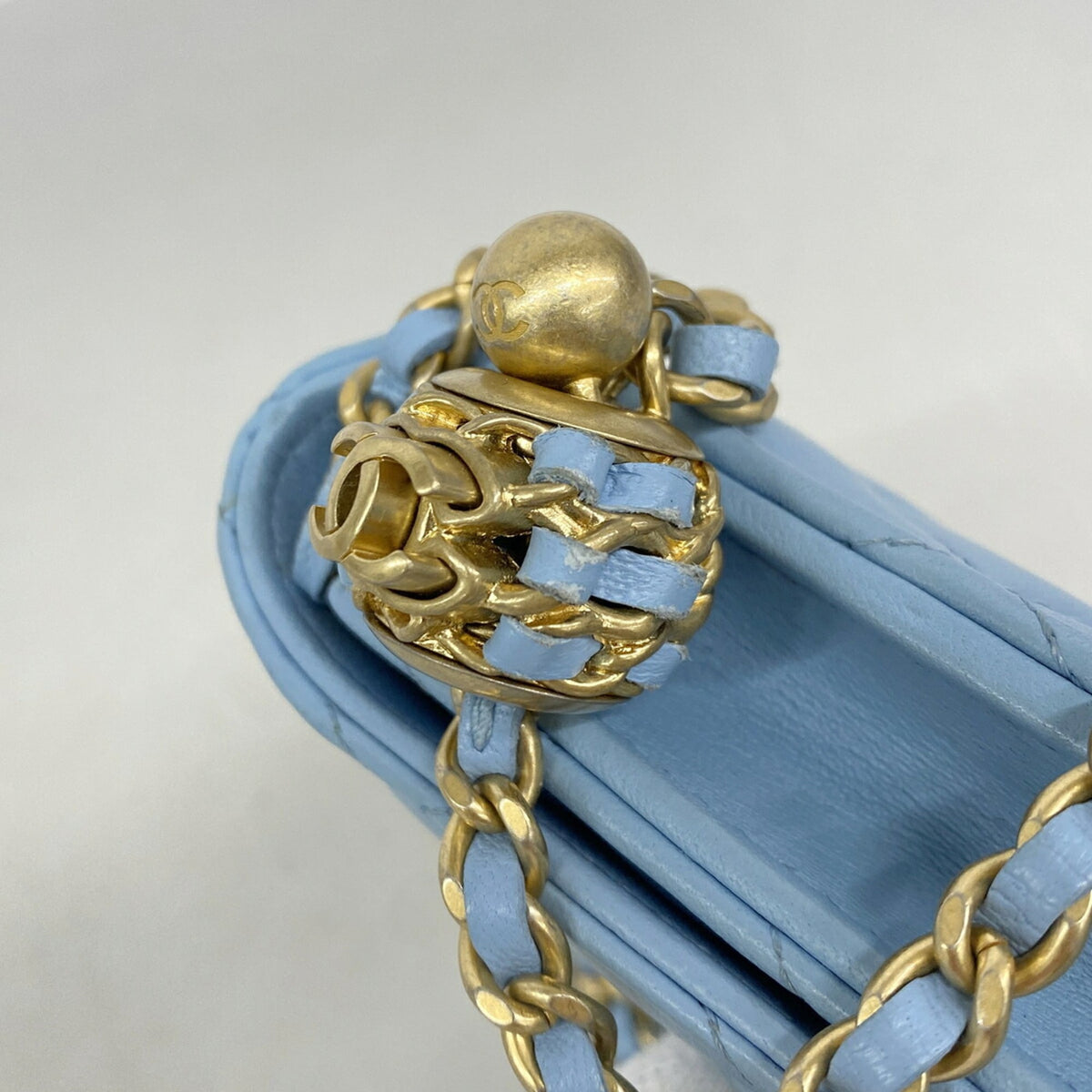 Chanel Sky Blue Leather Shoulder Bag (Pre-Owned)