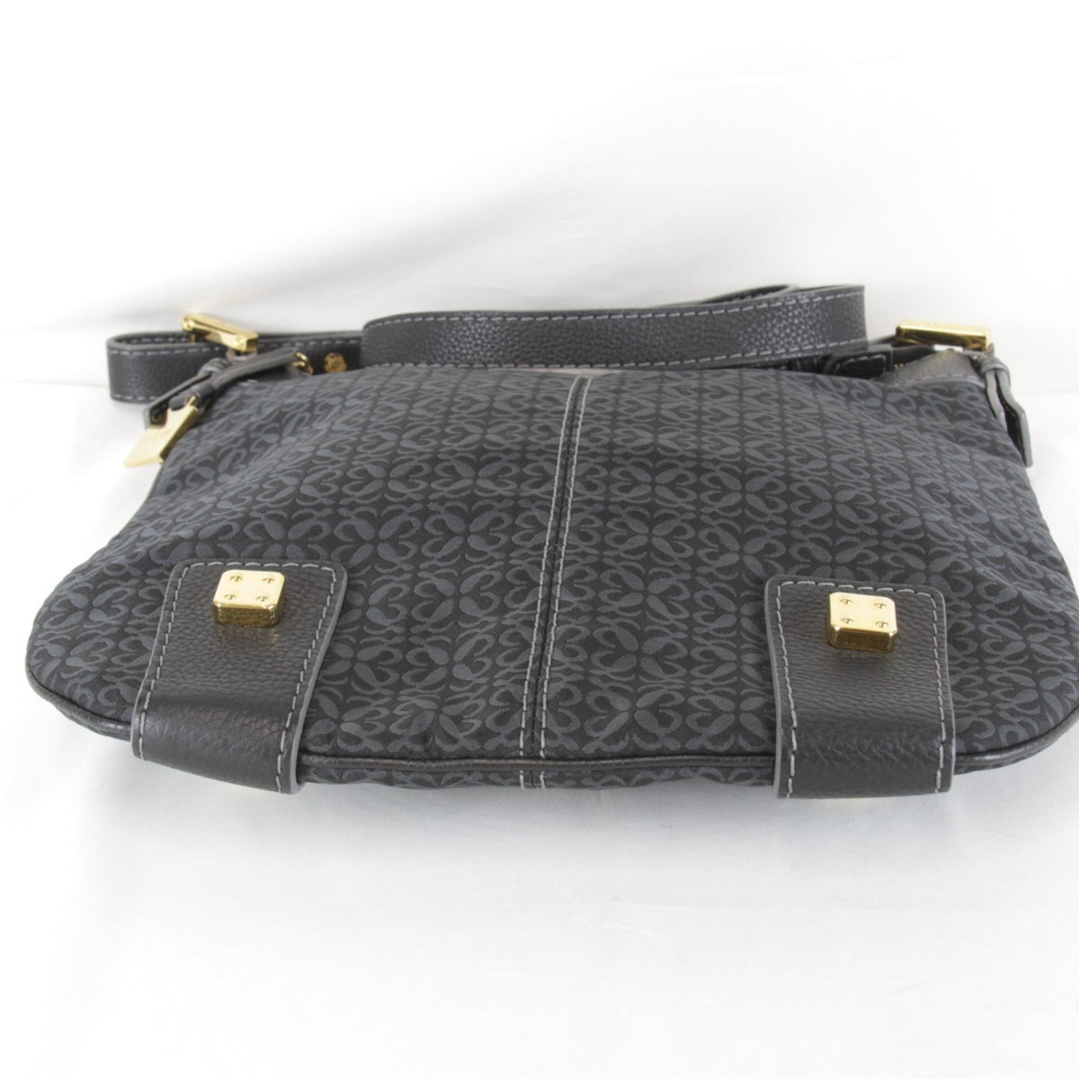Loewe Black Canvas Shoulder Bag (Pre-Owned)