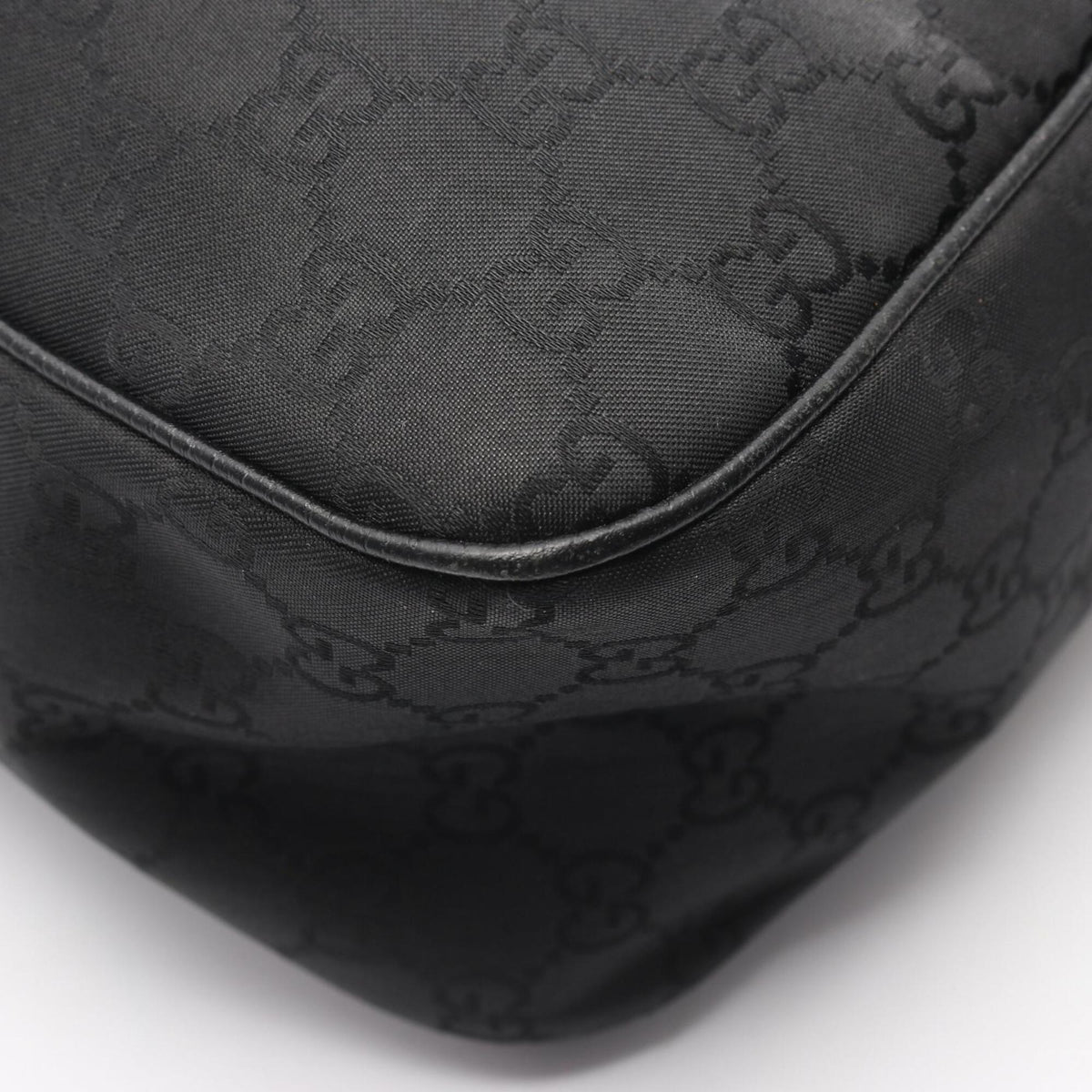 Gucci Black Nylon Leather Handbag Shoulder Bag (Pre-Owned)