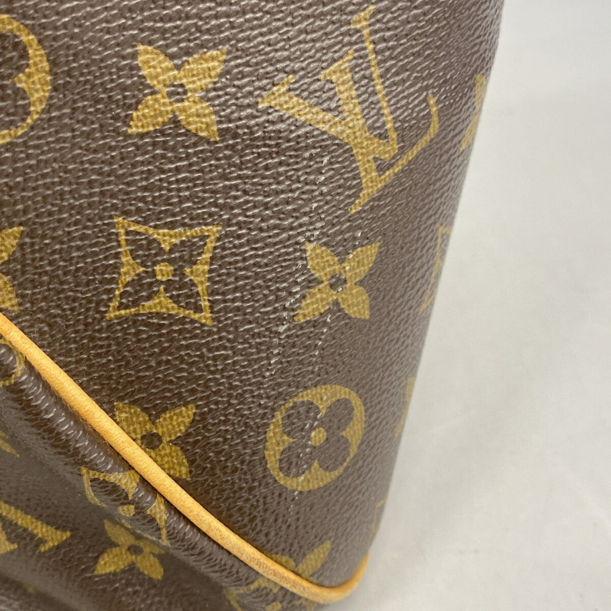 Louis Vuitton Brown Handbag (Pre-Owned)