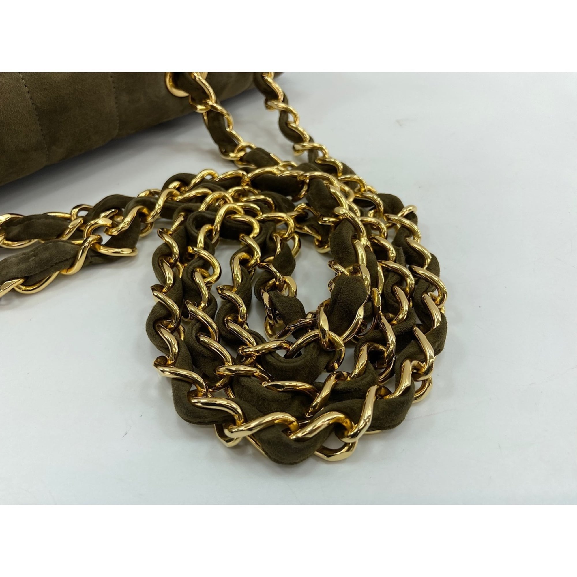 Chanel Green Shoulder Bag (Pre-Owned)