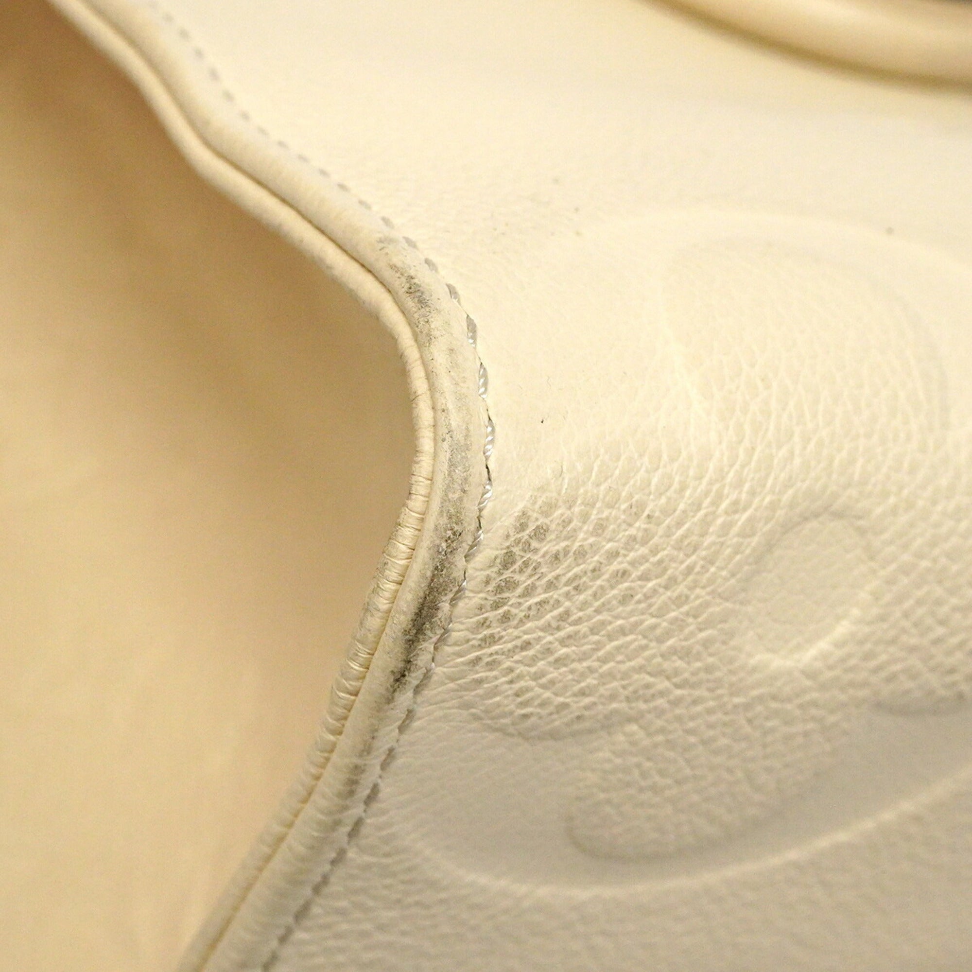 Louis Vuitton Cream Tote Bag (Pre-Owned)