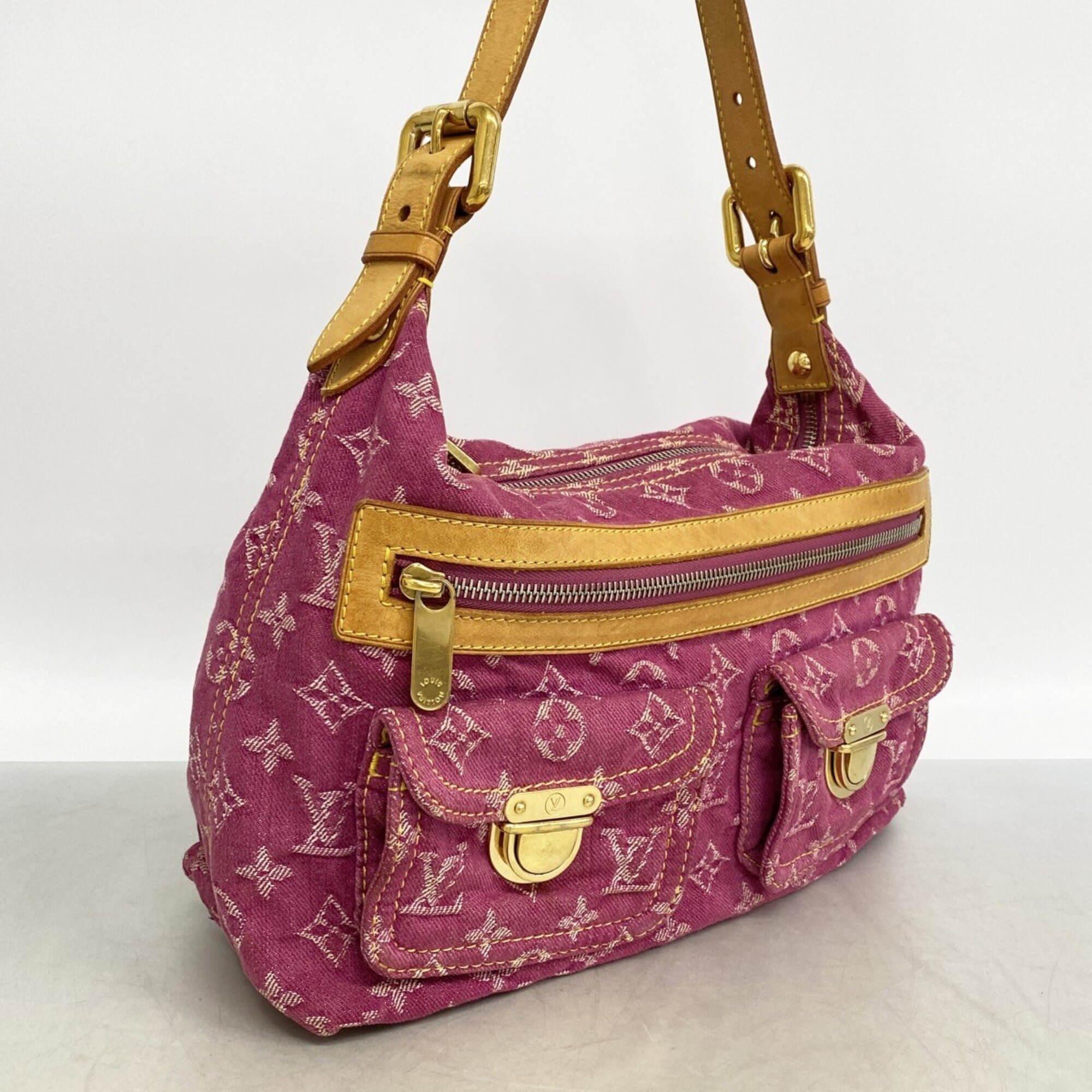 Louis Vuitton Fuchsia Shoulder Bag (Pre-Owned)
