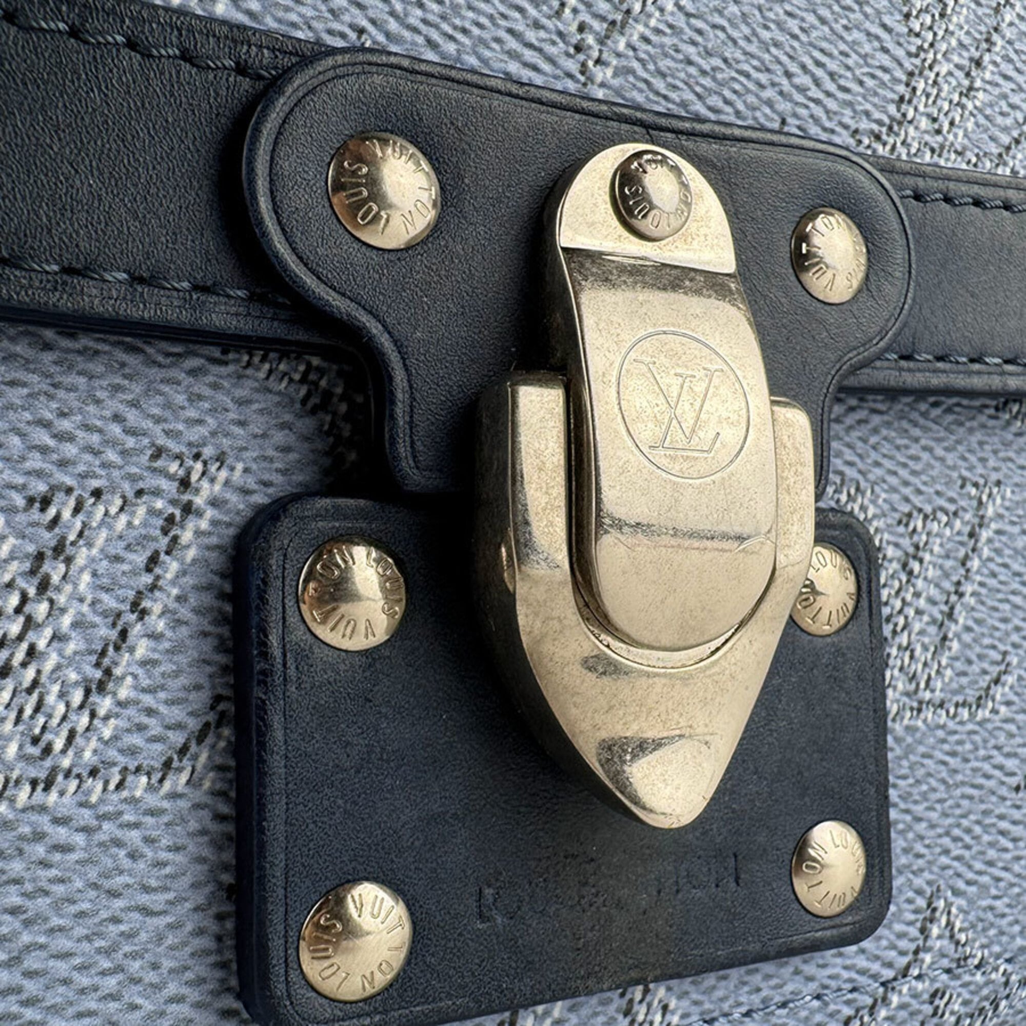 Louis Vuitton Blue Monogram Shoulder Bag (Pre-Owned)