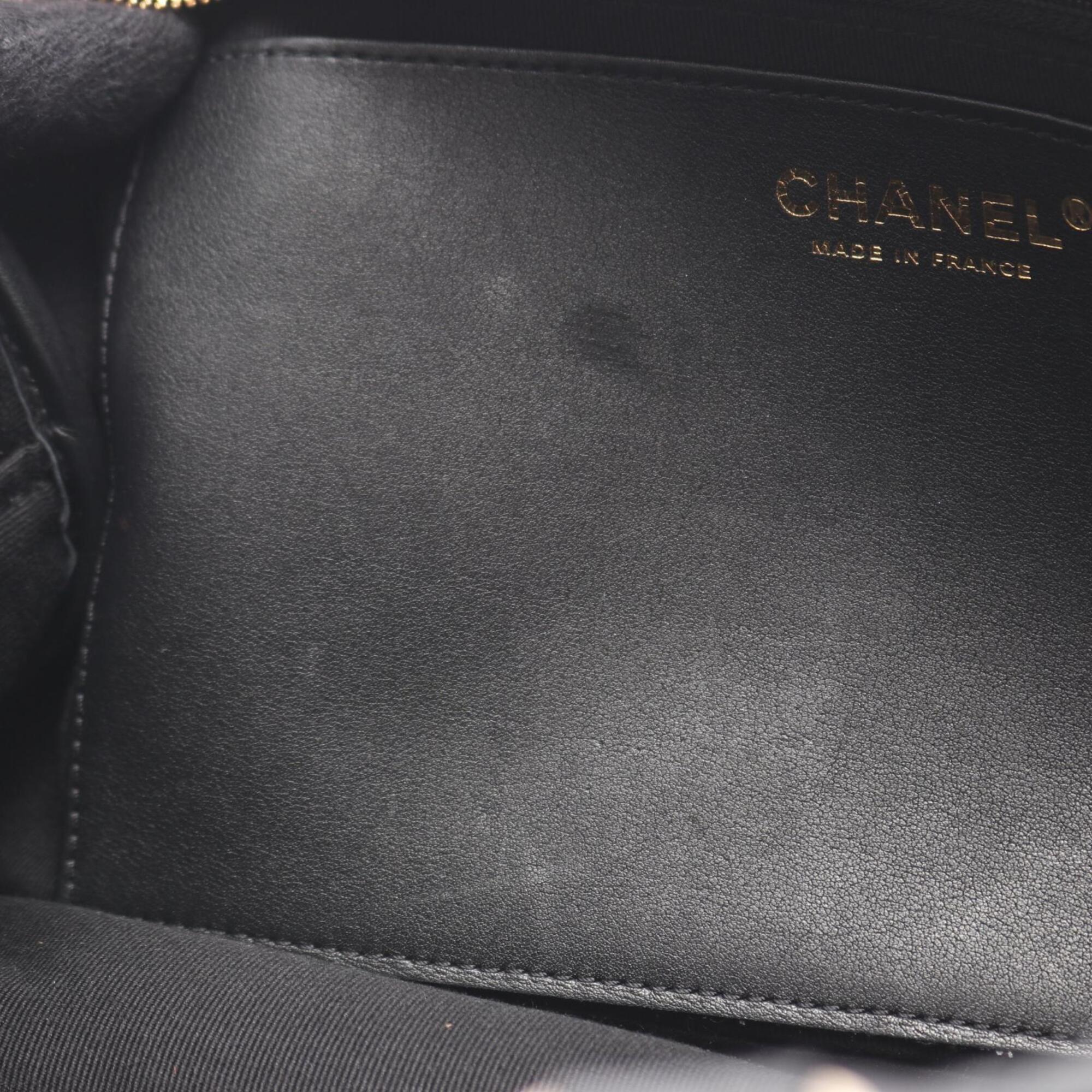 Chanel Black Leather Handbag (Pre-Owned)