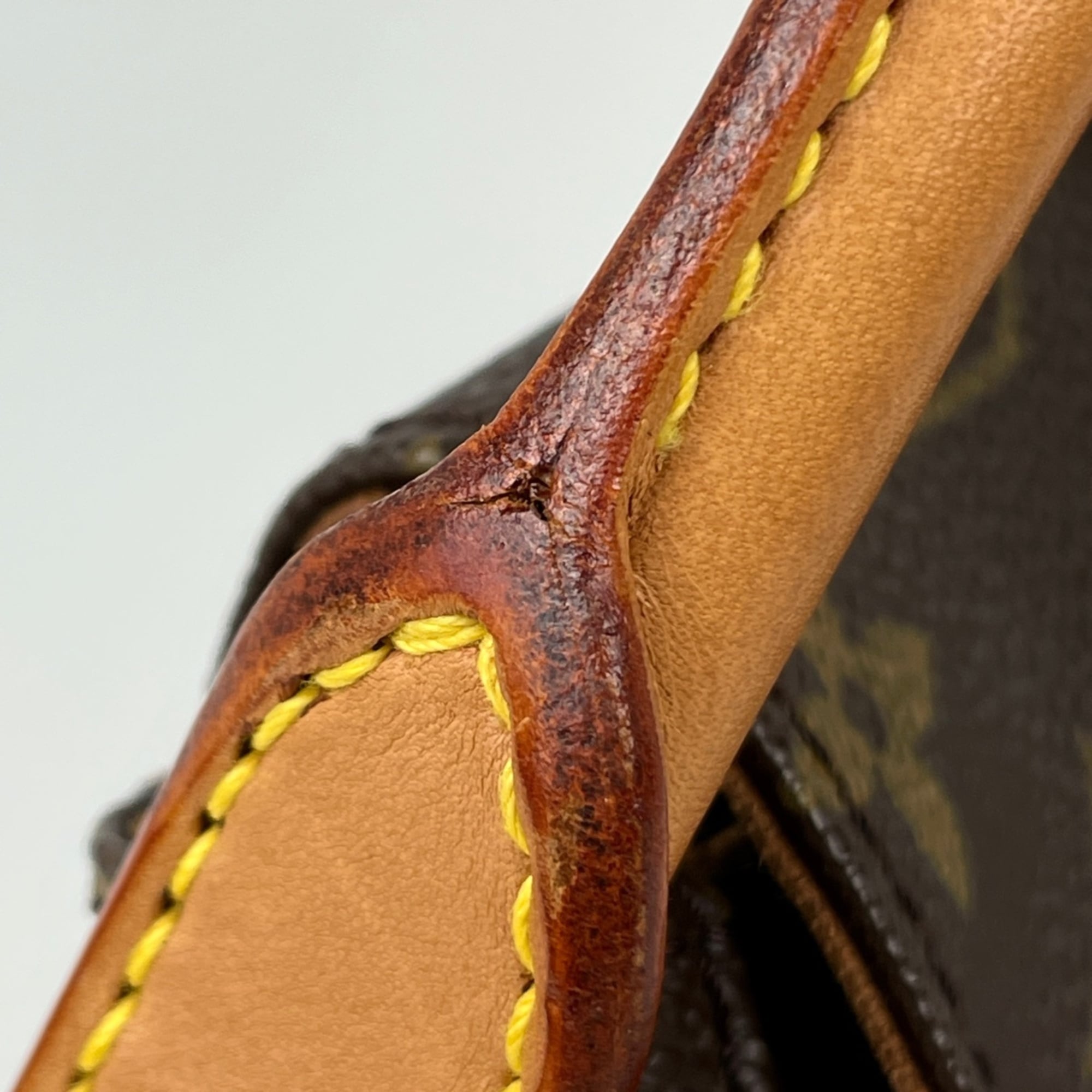 Louis Vuitton Brown Monogram Monogram Handbag Shoulder Bag (Pre-Owned)