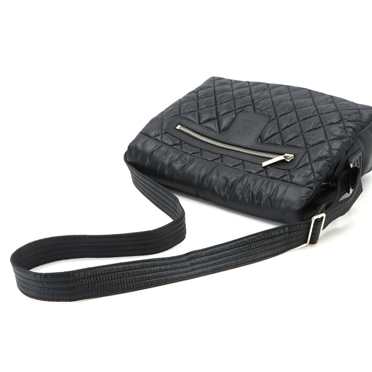 Chanel Black Nylon Leather Handbag Shoulder Bag (Pre-Owned)