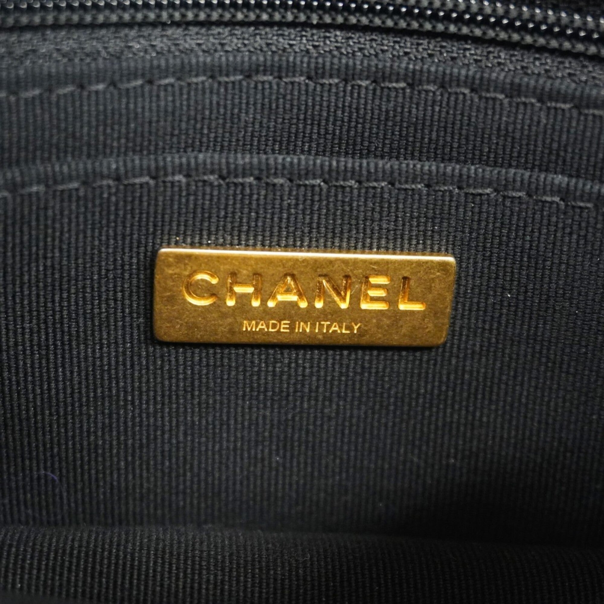 Chanel Black White Wool Handbag (Pre-Owned)